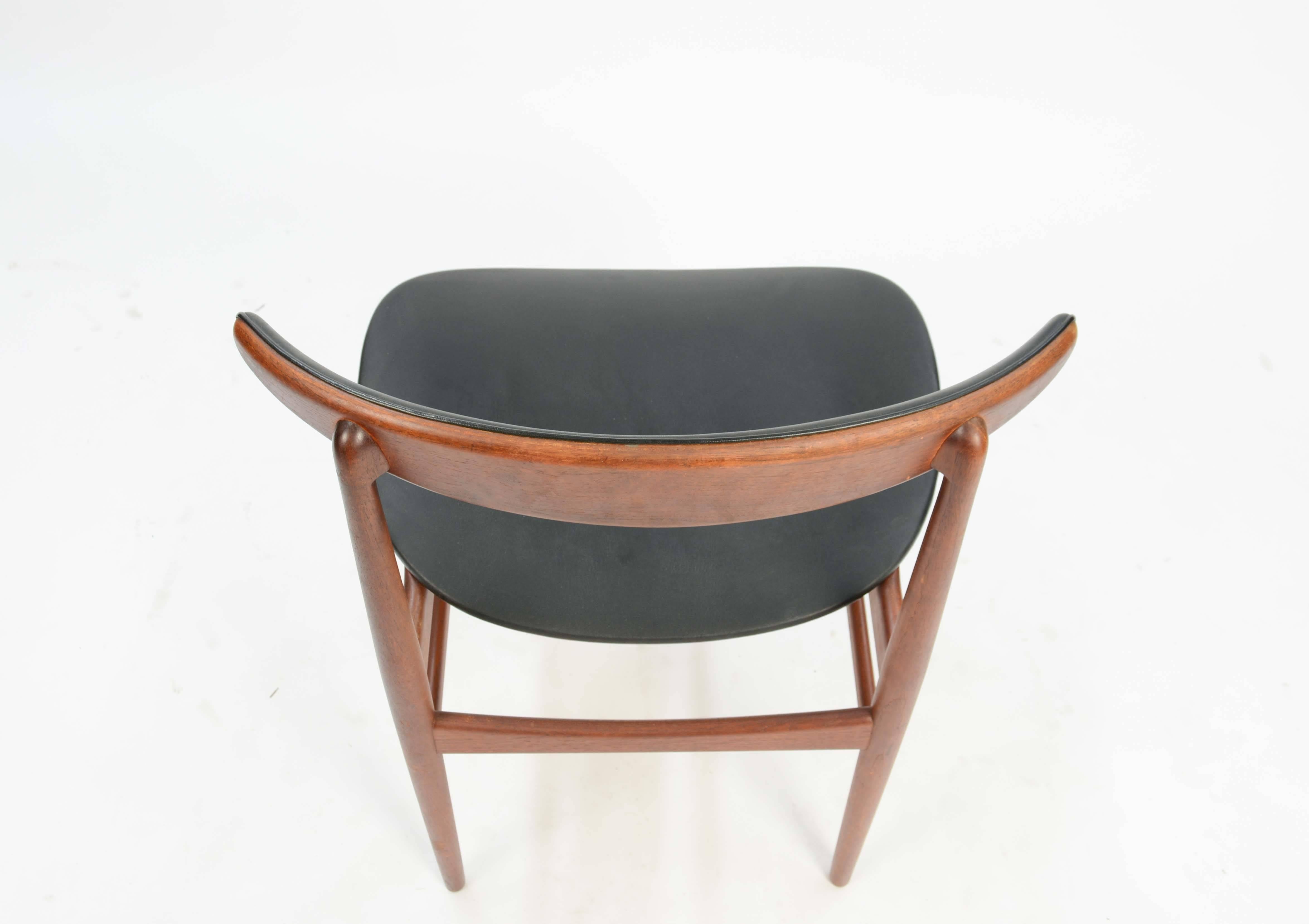 Mid-20th Century Set of Six 218A Compass Back Chairs by Vamdrup Stolefabrik of Denmark