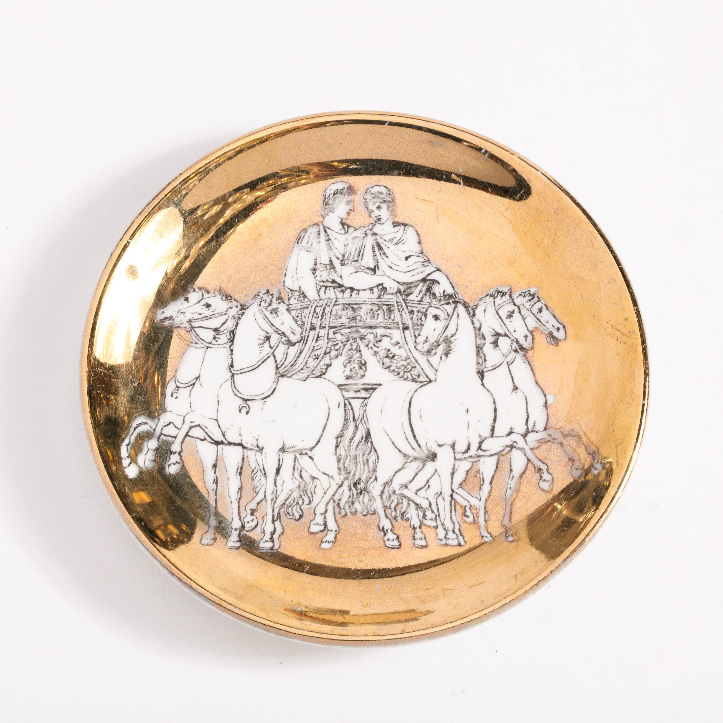 Juego de seis posavasos de temática romana bañados en oro de 24 quilates y firmados por Piero Fornasetti en venta 1