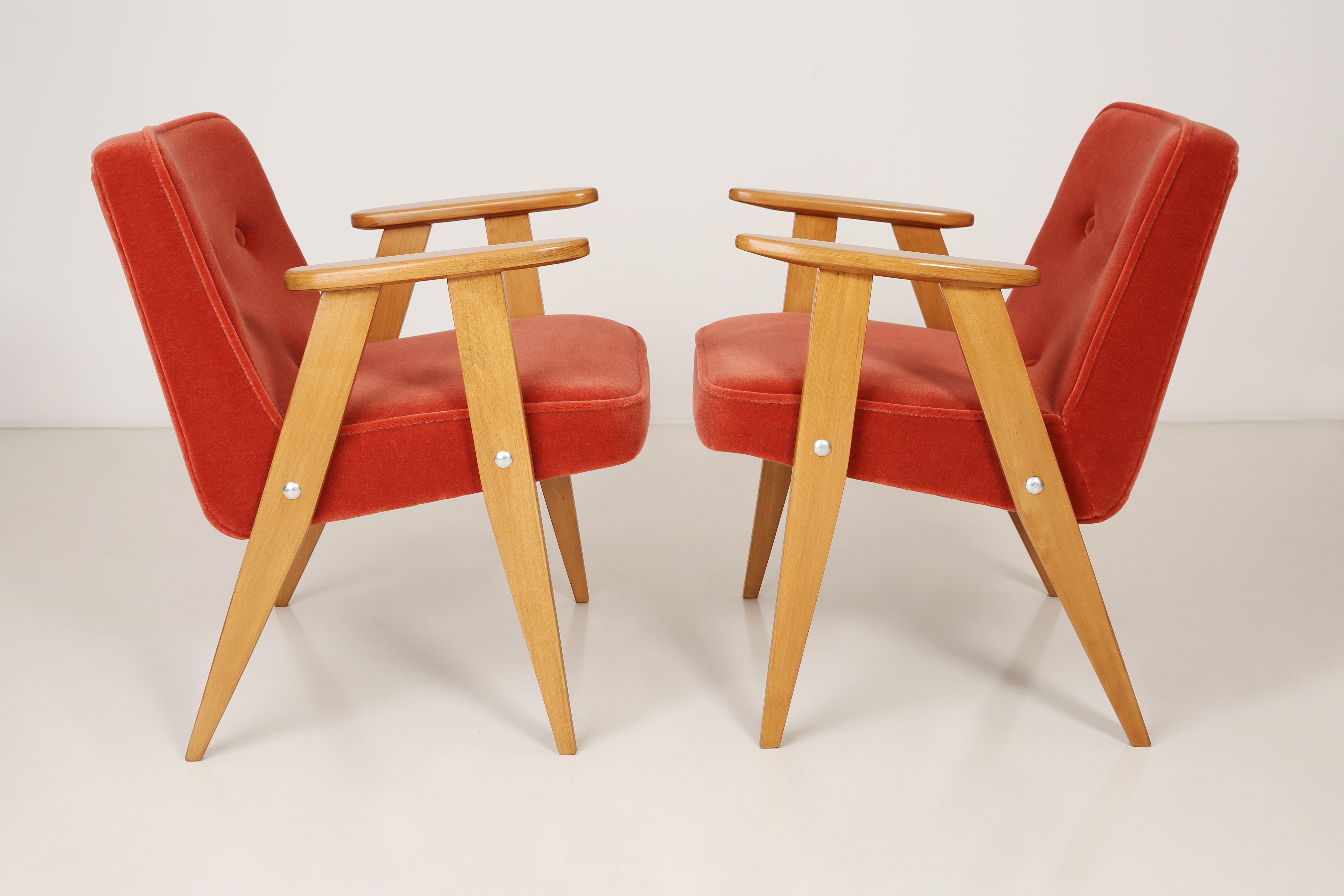 Set of Six 366 Armchair, Jozef Chierowski, 1960s In Excellent Condition For Sale In 05-080 Hornowek, PL