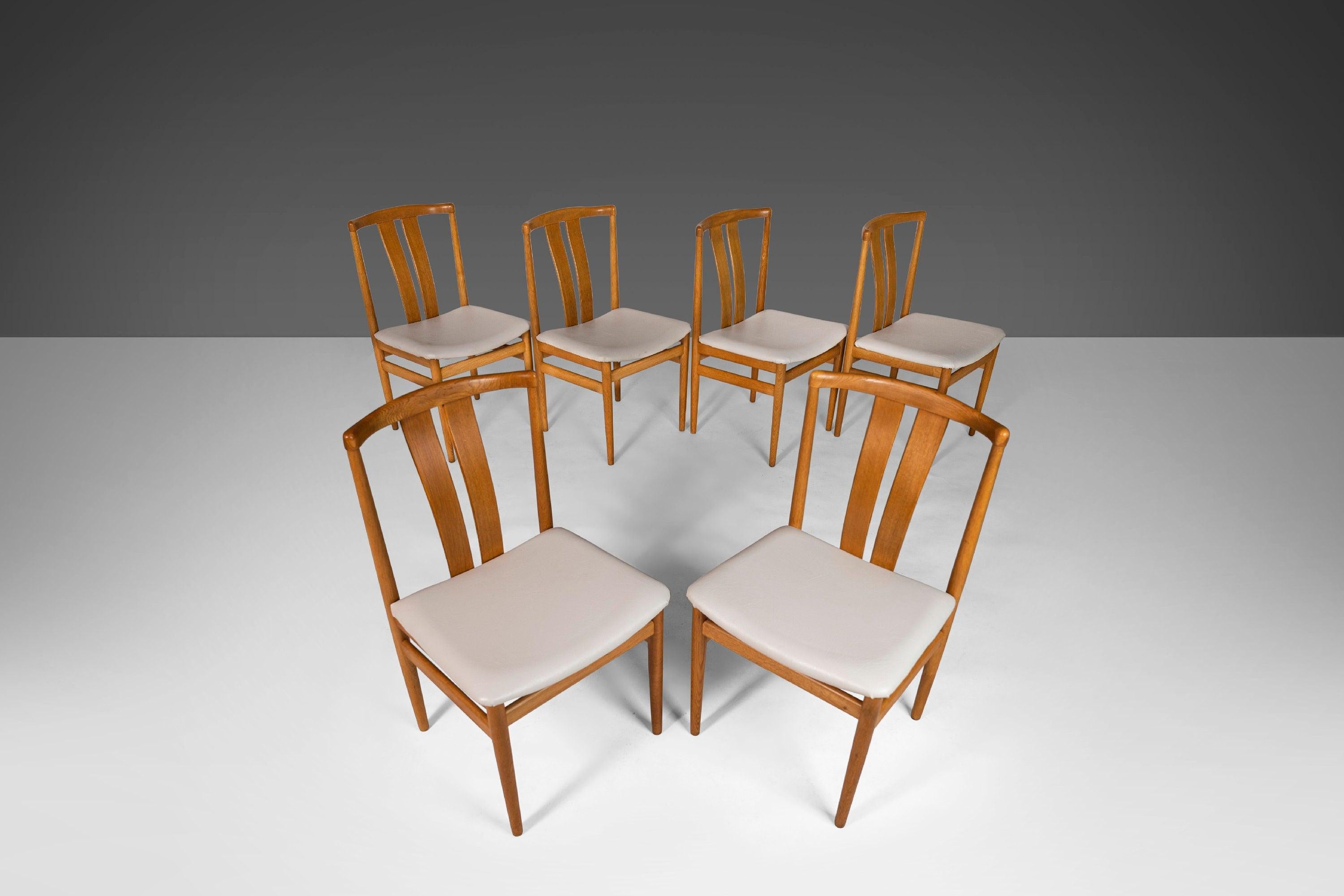 Scandinave moderne Ensemble de six (6) chaises de salle à manger danoises en chêne par Vamdrup Stolefabrik, vers 1970 en vente