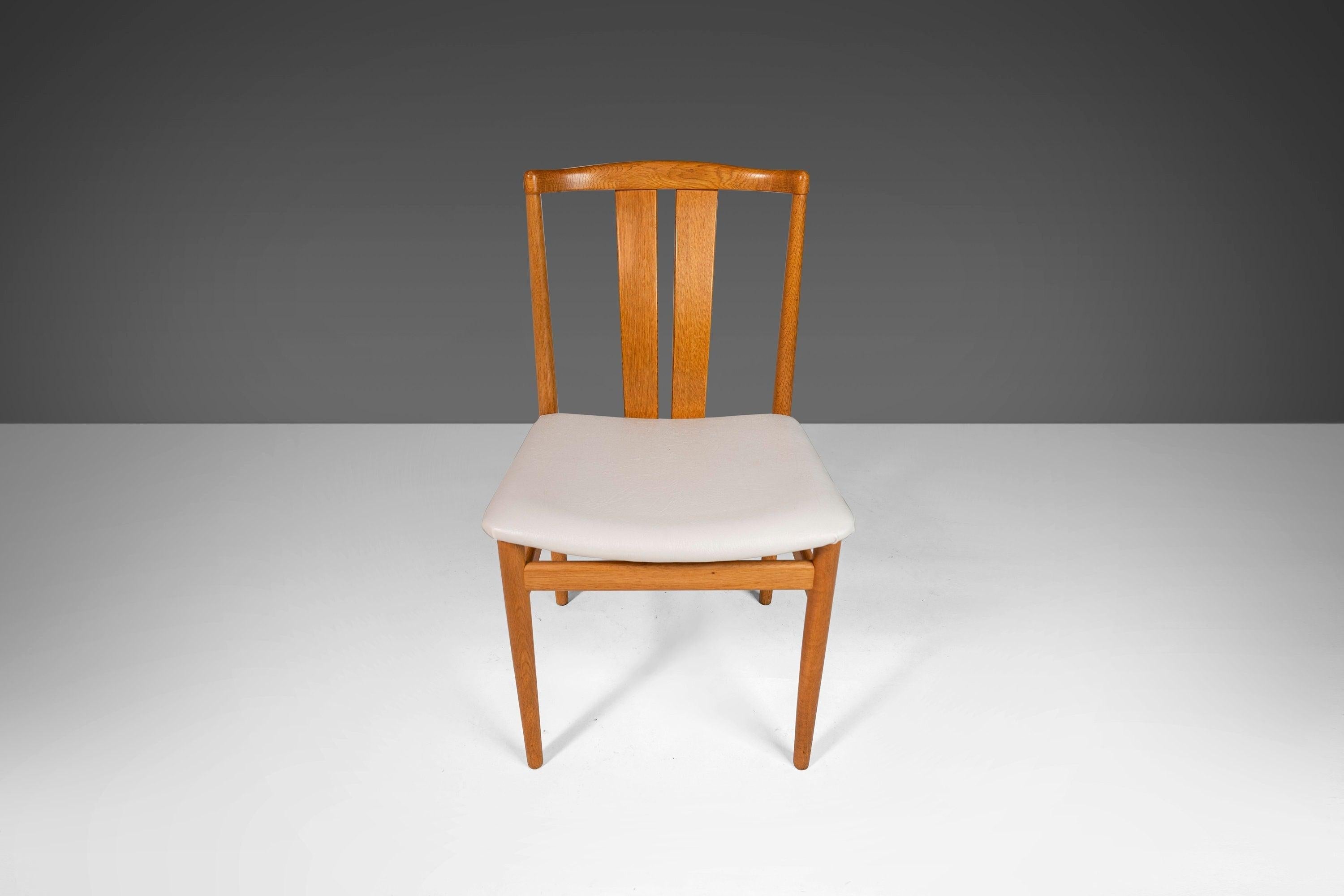 Fin du 20e siècle Ensemble de six (6) chaises de salle à manger danoises en chêne par Vamdrup Stolefabrik, vers 1970 en vente