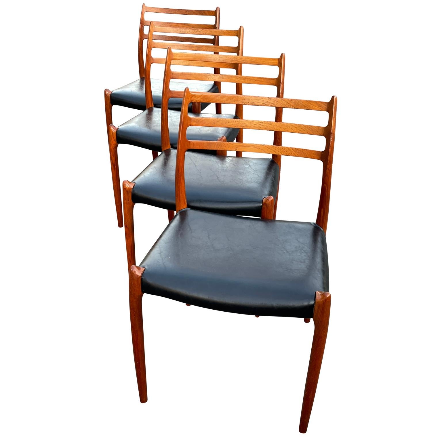 Mid-20th Century Set of Six 6 Danish Mid-Century Modern Dining Chairs, Niels Moller