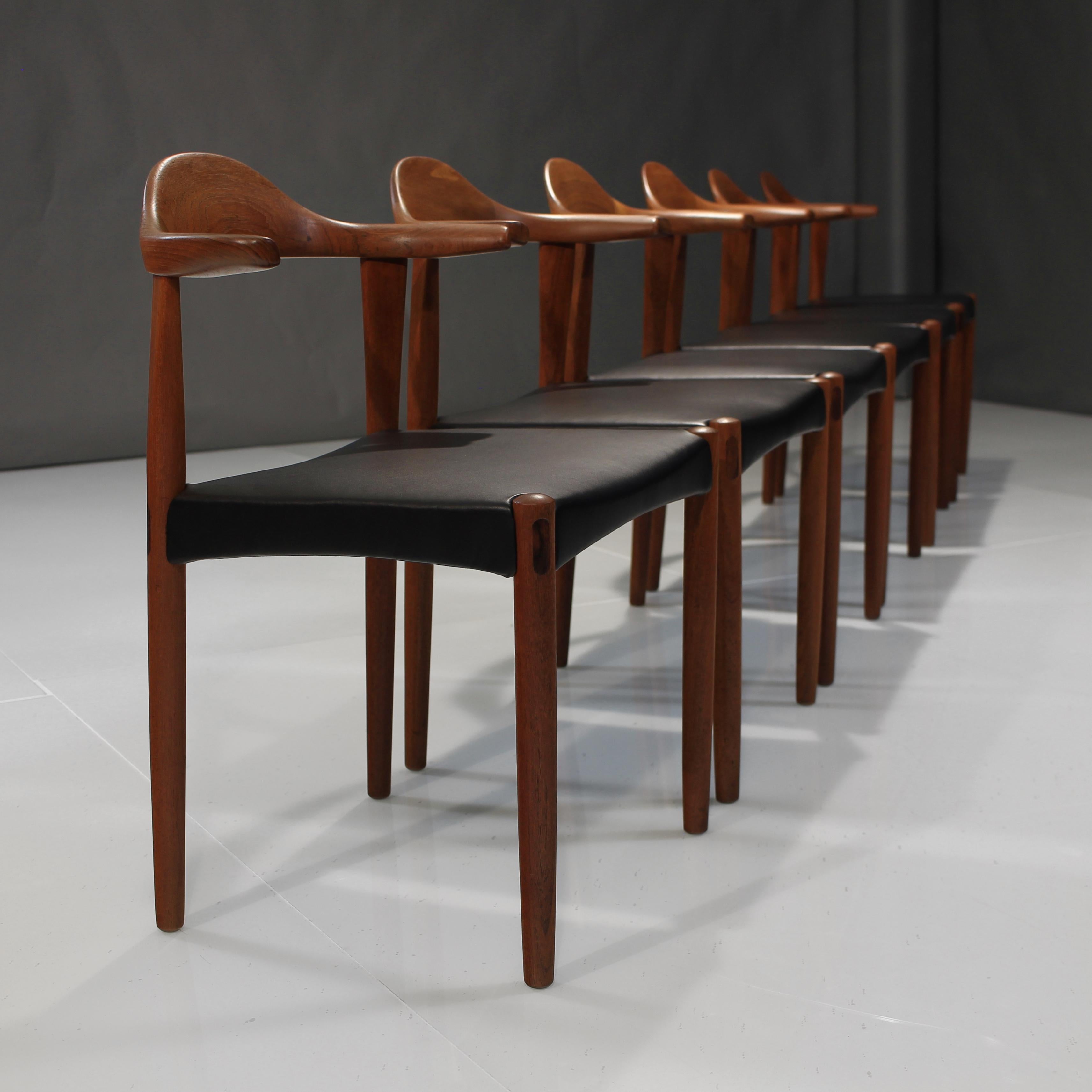 Set of Six (6) Harry Østergaard Teak Bull Horn Dining Chairs in Italian Leather 5