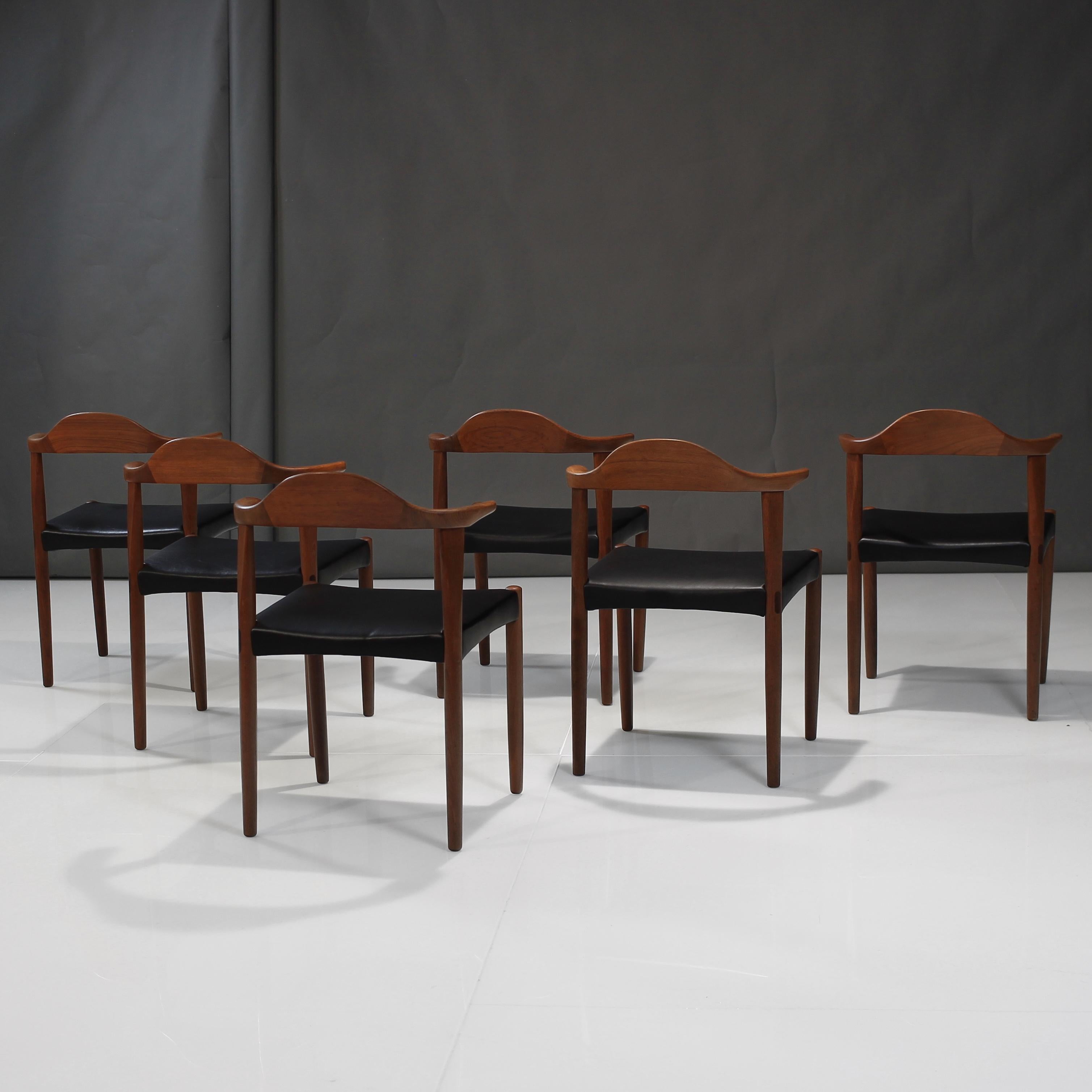 Set of Six (6) Harry Østergaard Teak Bull Horn Dining Chairs in Italian Leather 6