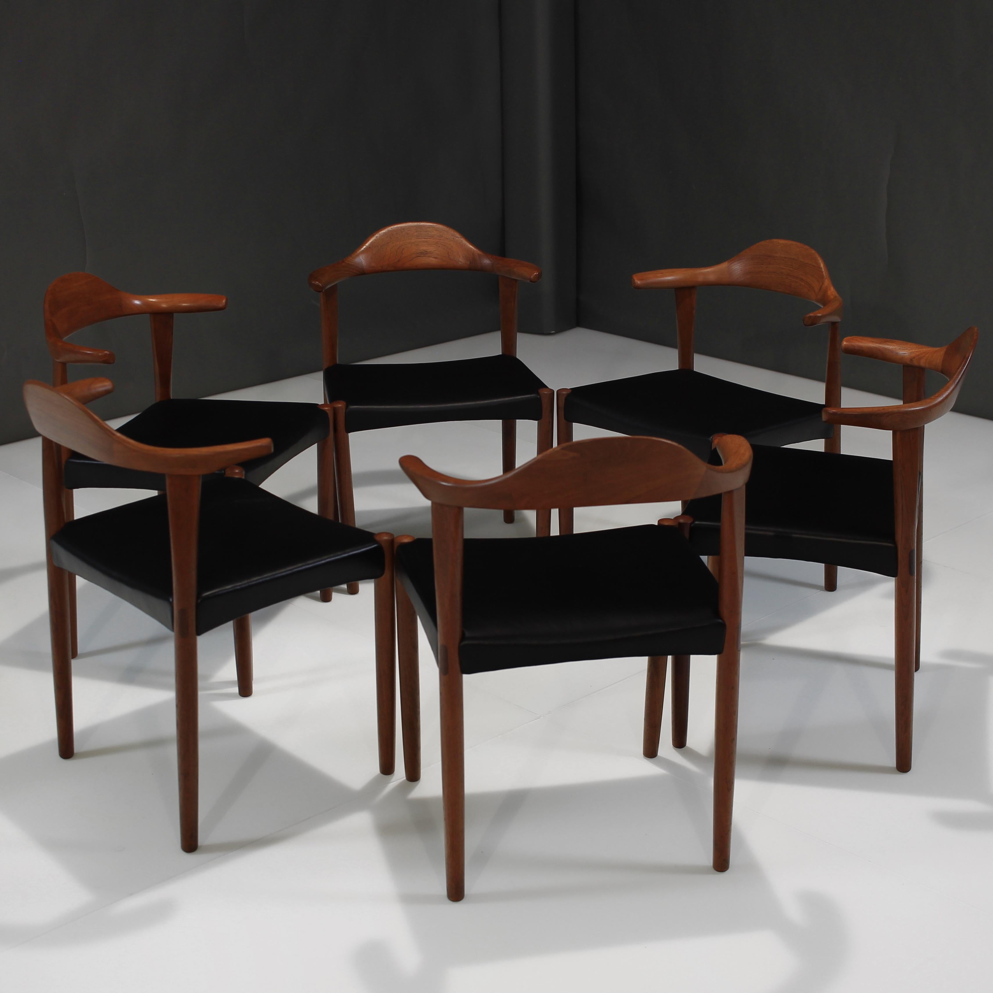 Oiled Set of Six (6) Harry Østergaard Teak Bull Horn Dining Chairs in Italian Leather