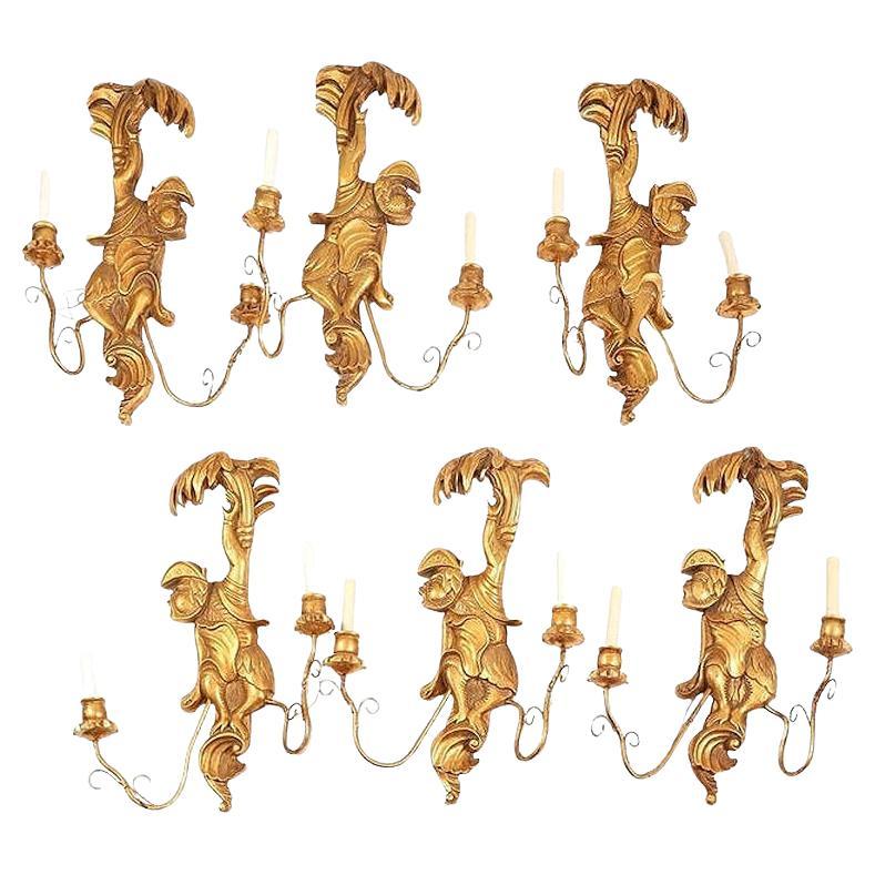 Satz von sechs (6) Mitte des Jahrhunderts venezianischen italienischen geschnitzten Giltwood Monkey Form Sconces im Angebot