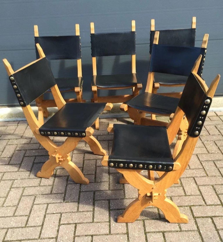 Country Set of Six Midcentury Era Handcrafted Solid Oak and Black Leather Chairs For Sale