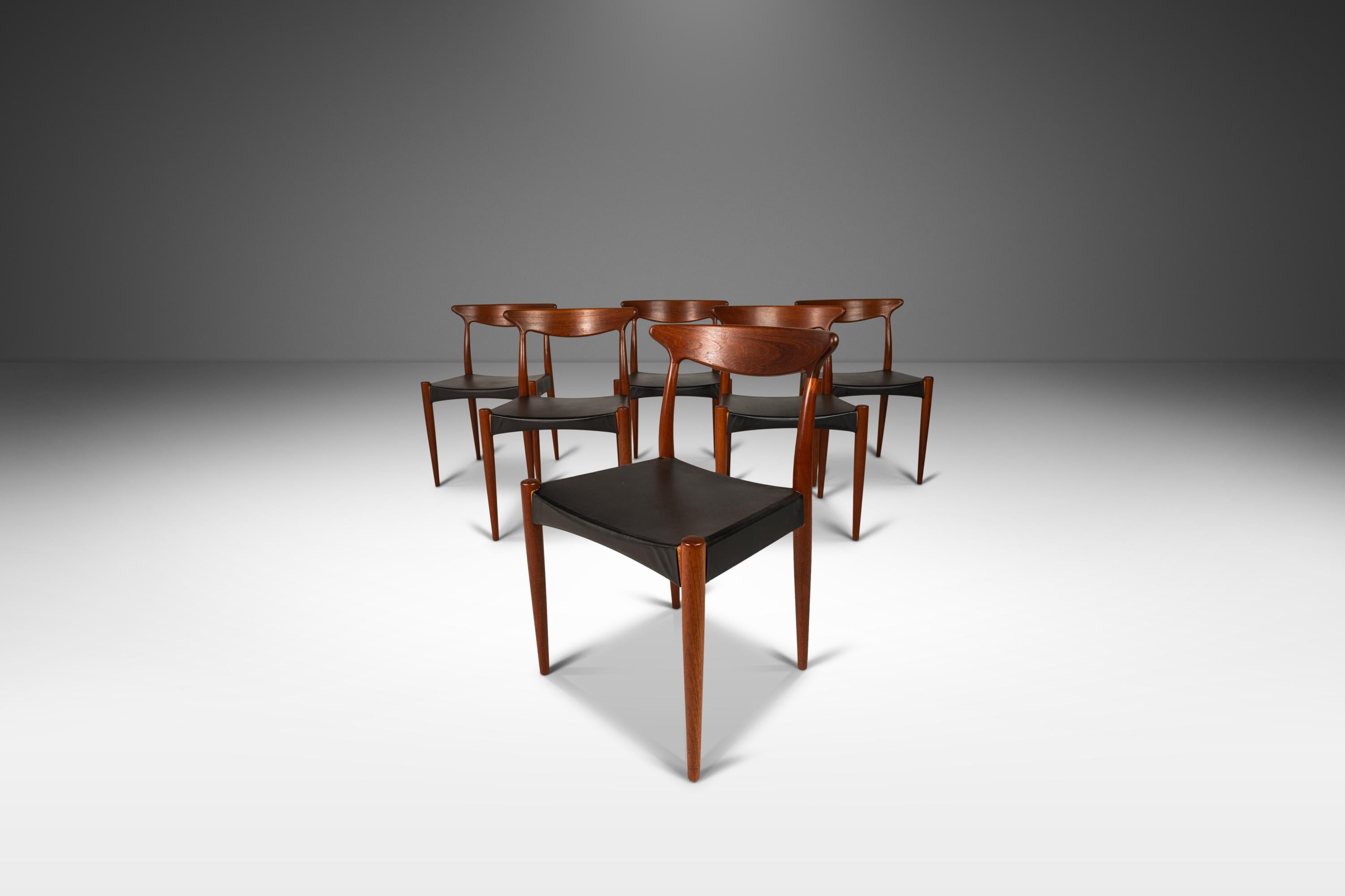 Scandinavian Modern Set of Six (6) Model Mk 310 Dining Chairs by Arne Hovmand-Olsen, Denmark, 1960s