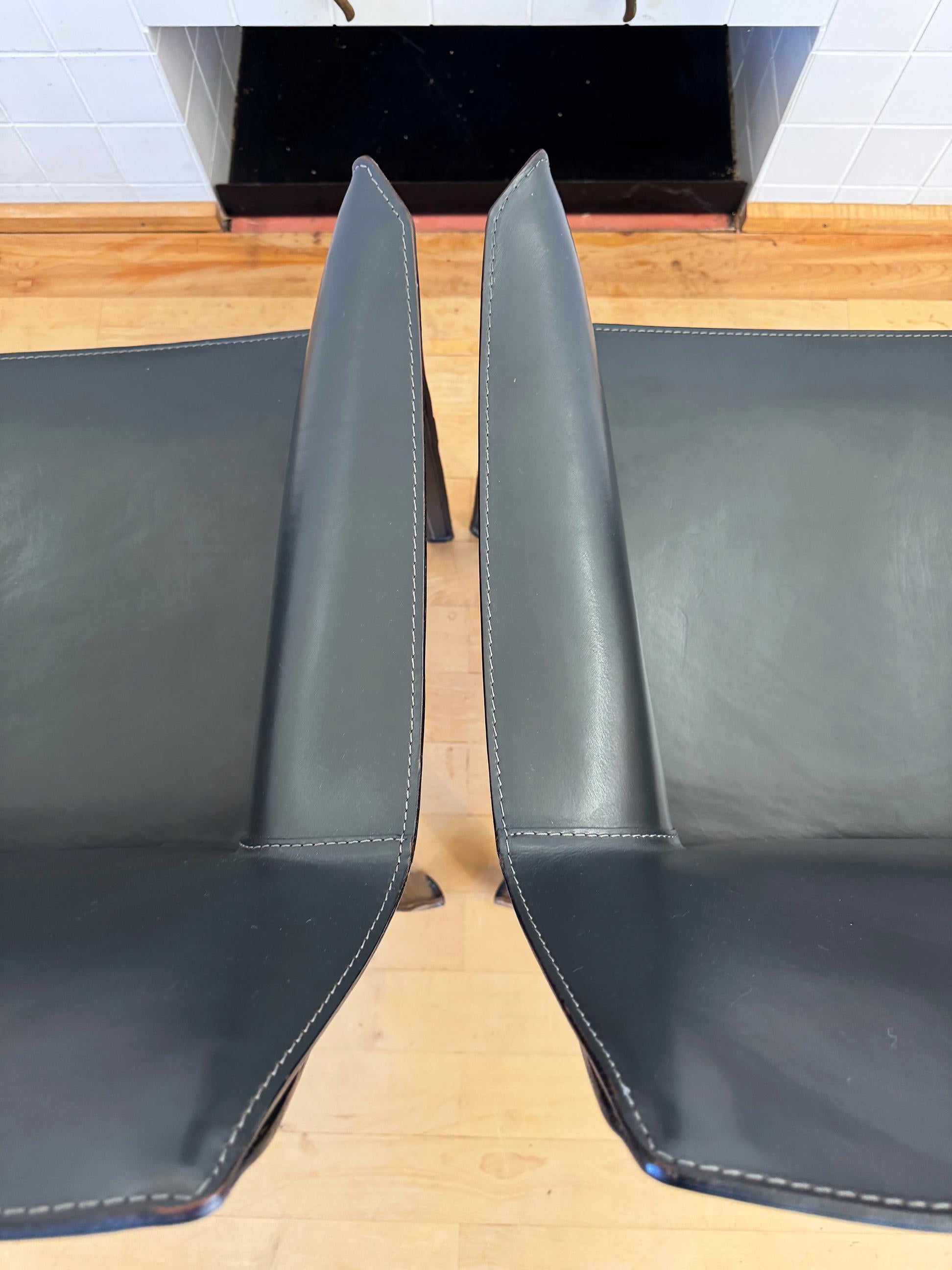 Italiano Set di sei poltrone Cab 413 anni '70 Mario Bellini Cassina Grigio Scuro / Pelle Nera