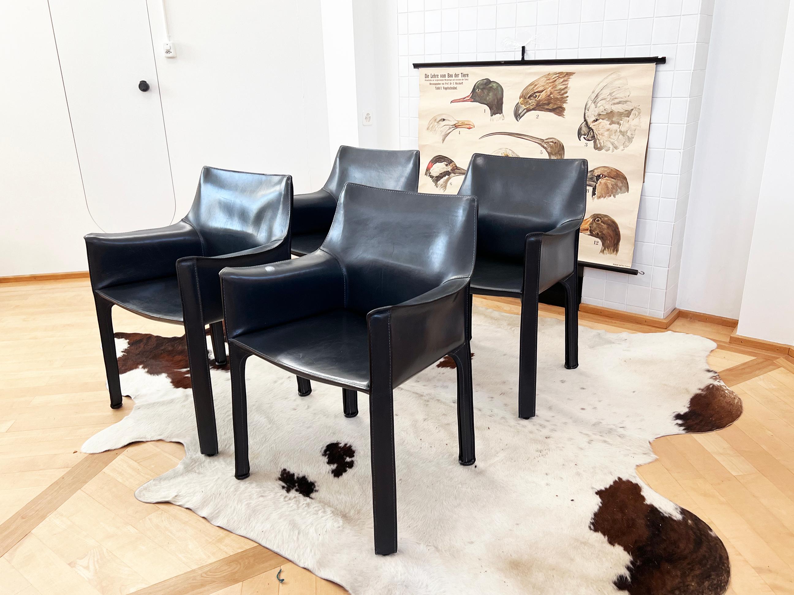 Fine XX secolo Set di sei poltrone Cab 413 anni '70 Mario Bellini Cassina Grigio Scuro / Pelle Nera