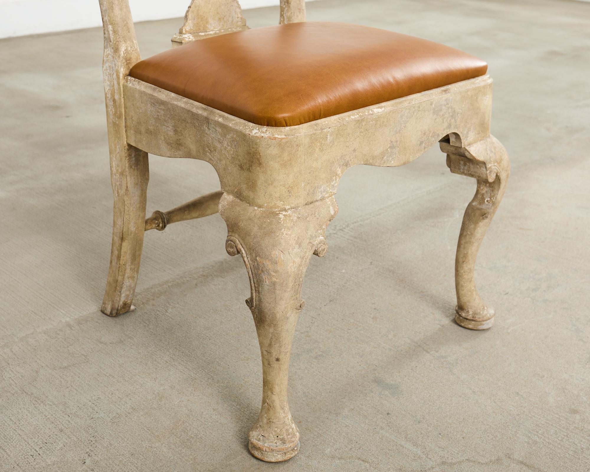 Set of Six A. Rudin Distressed Queen Anne Style Dining Chairs en venta 6