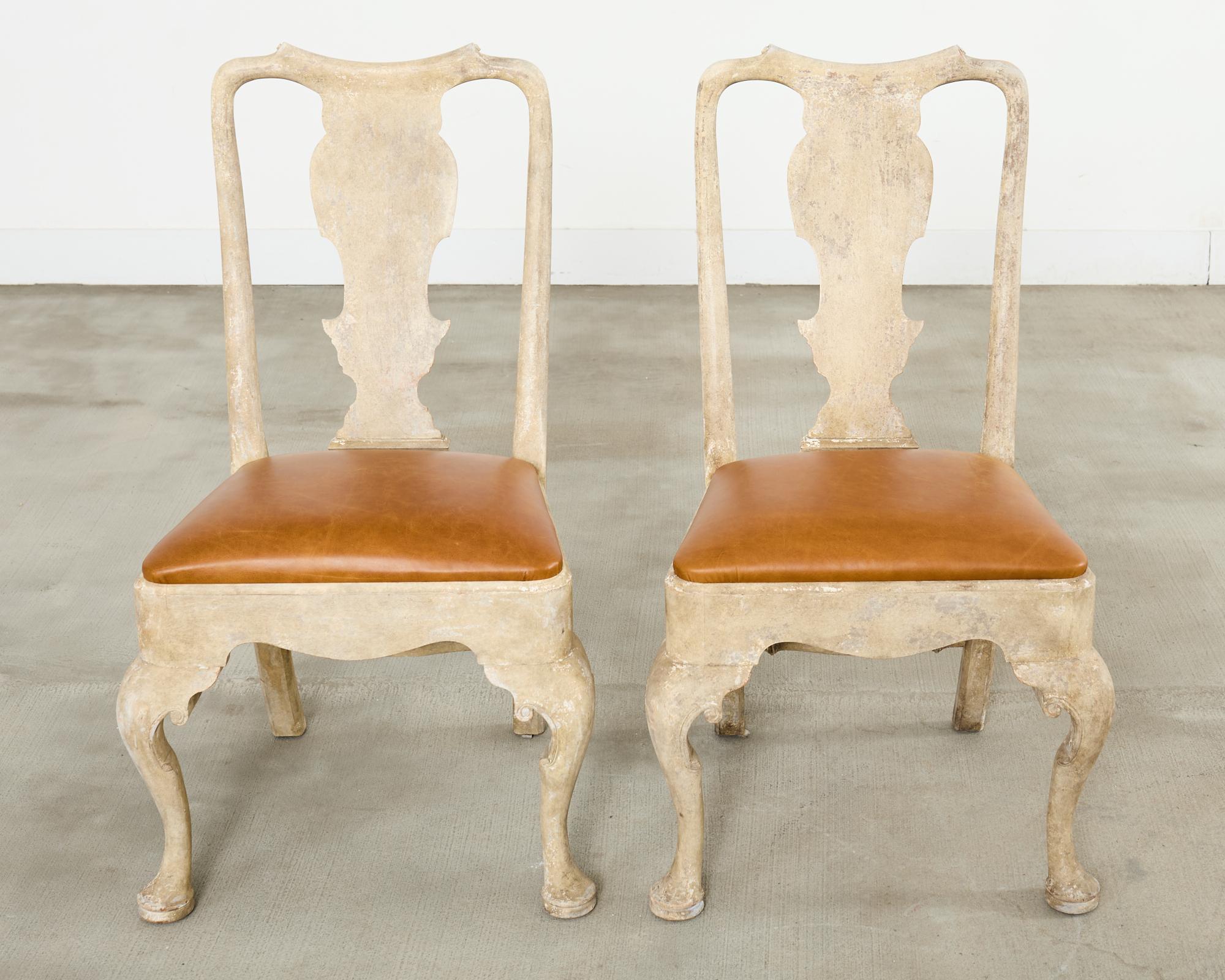 Set of Six A. Rudin Distressed Queen Anne Style Dining Chairs Siglo XXI y contemporáneo en venta