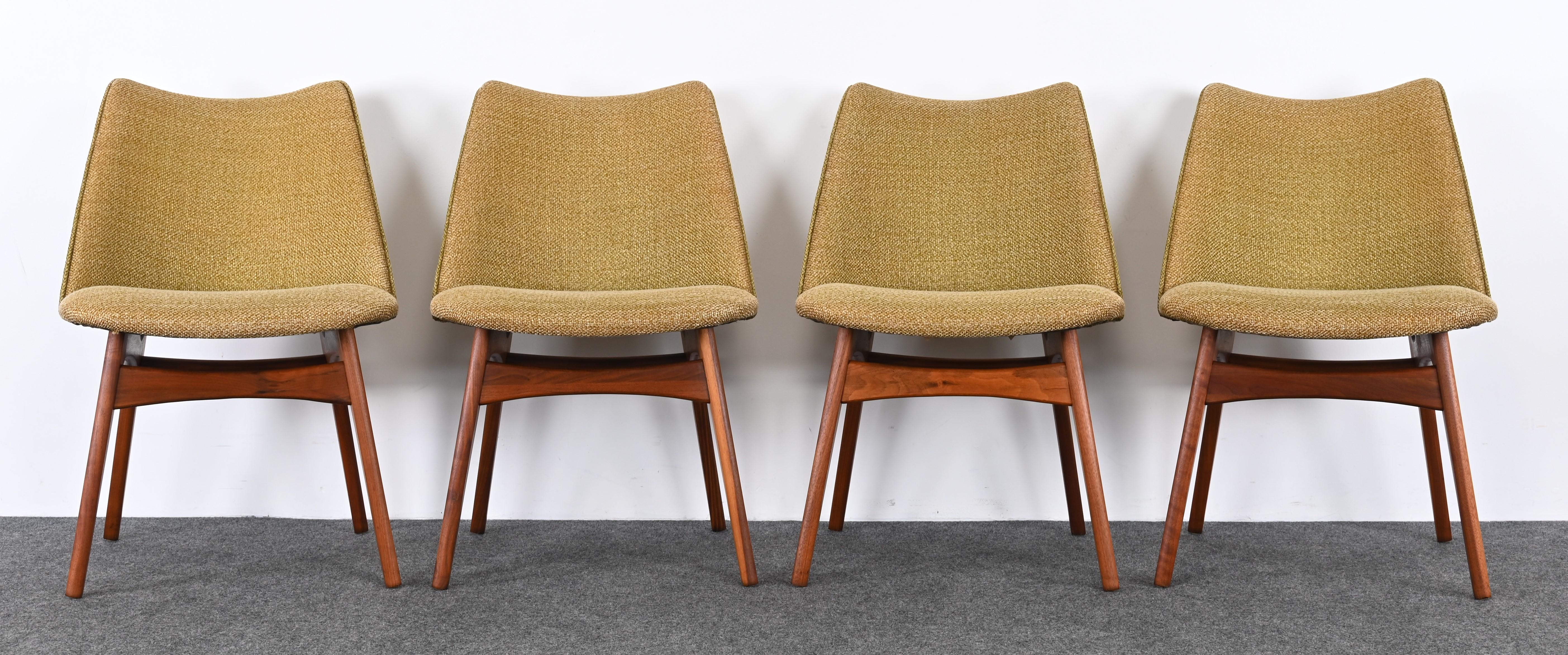 American Set of Six Adrian Pearsall Dining Chairs Model 2418-C and 2416-C, 1960s