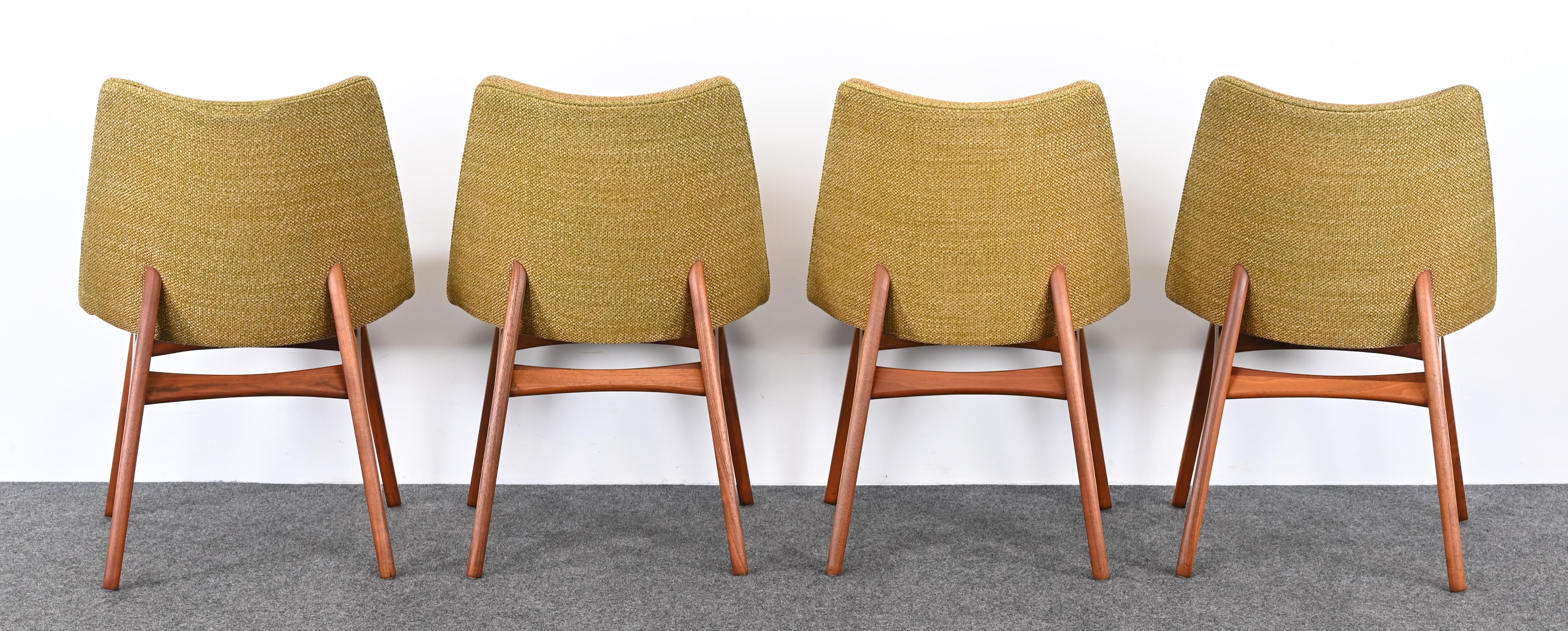 Set of Six Adrian Pearsall Dining Chairs Model 2418-C and 2416-C, 1960s 2