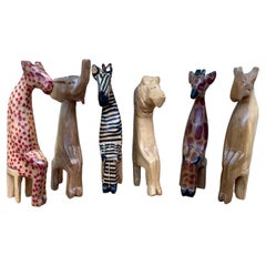 Ensemble de six figurines de safari africaines