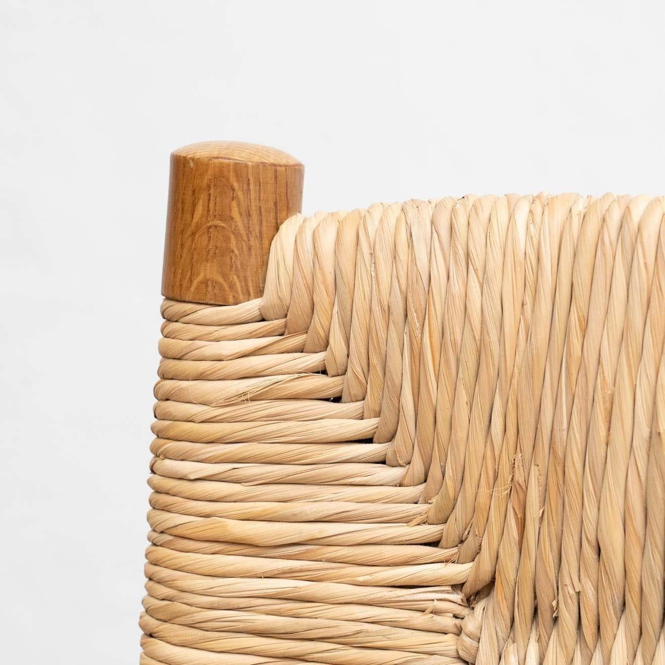 Ensemble de six chaises N.19 d'après Charlotte Perriand, en rotin de bois, mi-siècle moderne en vente 1