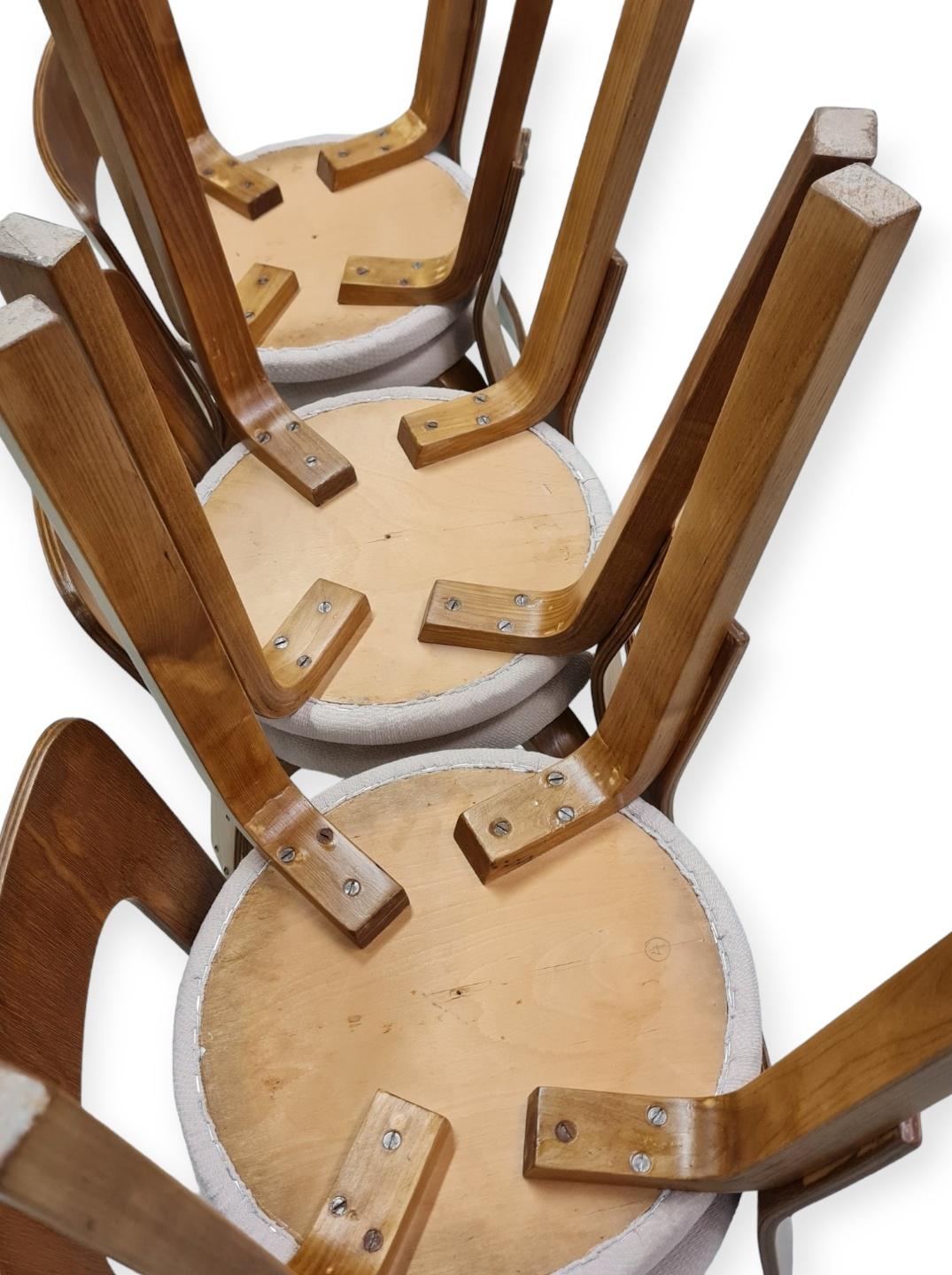 Set of Six Alvar Aalto Model 65 Chairs in Birch and Beige Fabric,  Artek 1950s For Sale 2