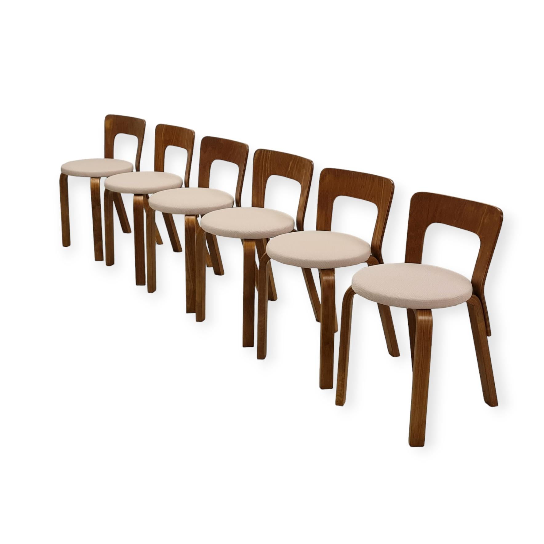 Alvar Aalto designed a huge number of chairs for numerous households and public buildings. These chairs are the ones with the lower version back support model no. 65. The chairs are very sturdy and practical for daily use. This version has also been
