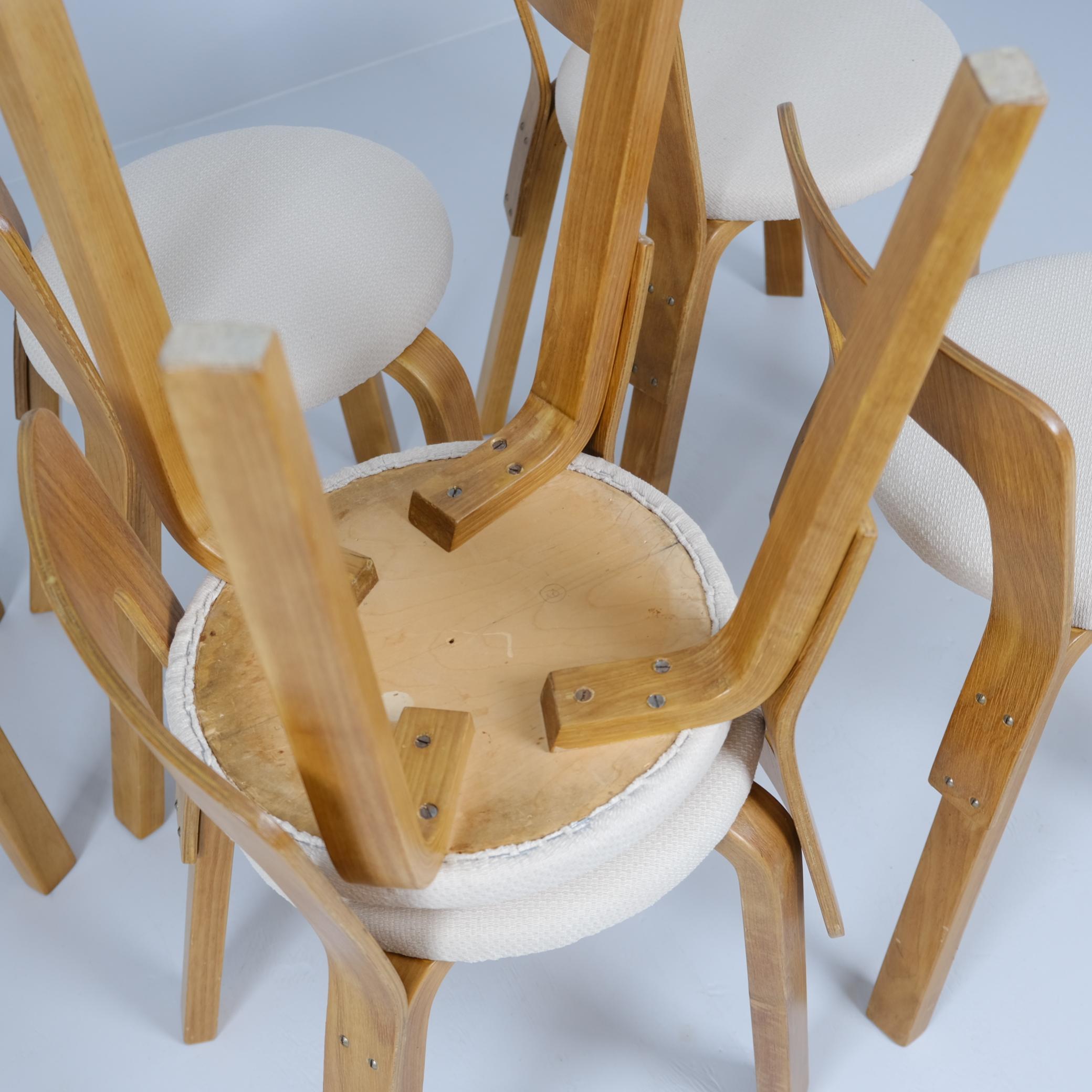 Satz von sechs Alvar Aalto Modell 65 Stühlen aus Birke und beigefarbenem Stoff,  Artek 1950er Jahre im Angebot 6