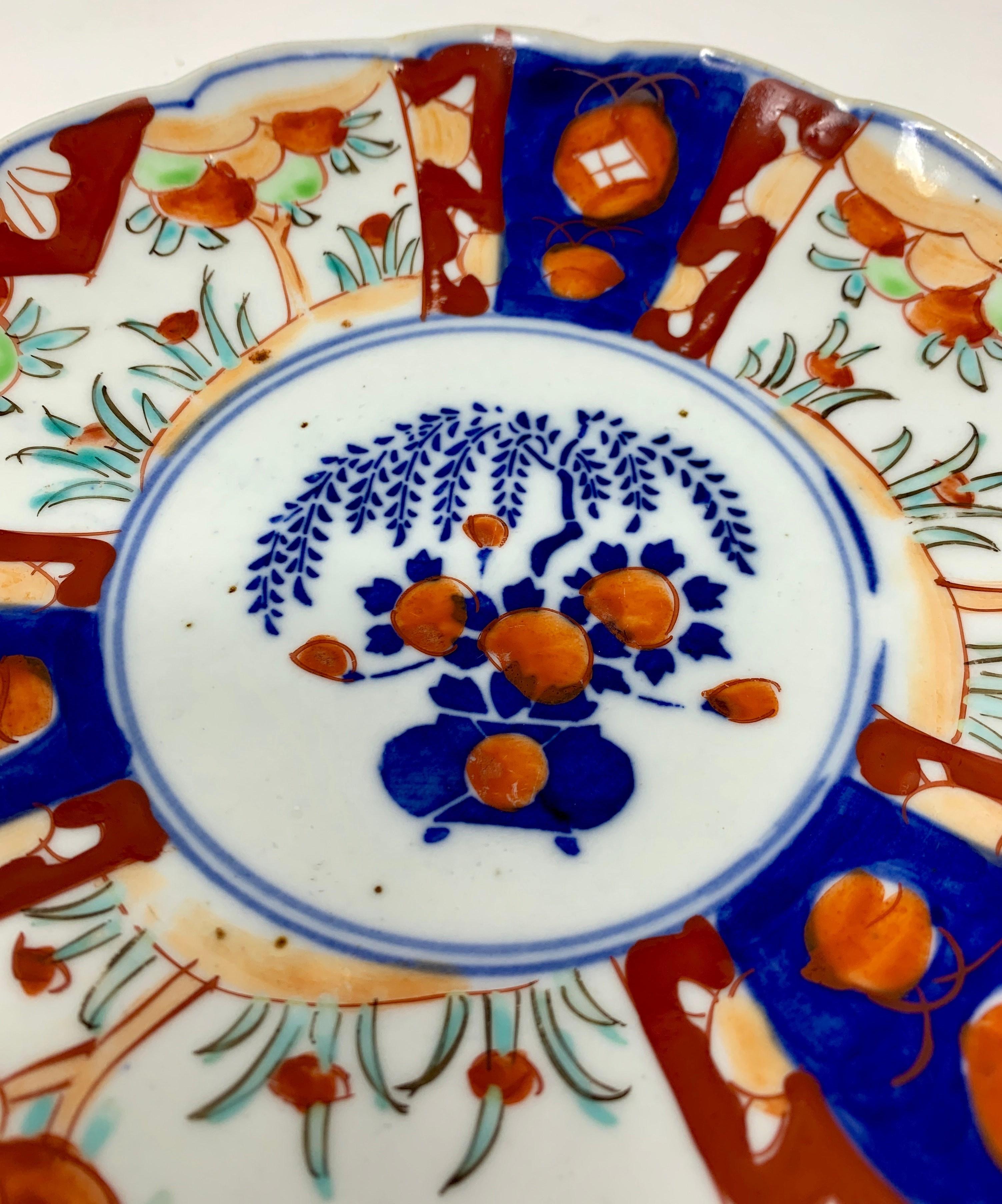 Set of Six Antique 19th Century Japanese Scalloped Imari Porcelain Plates In Good Condition In New Orleans, LA