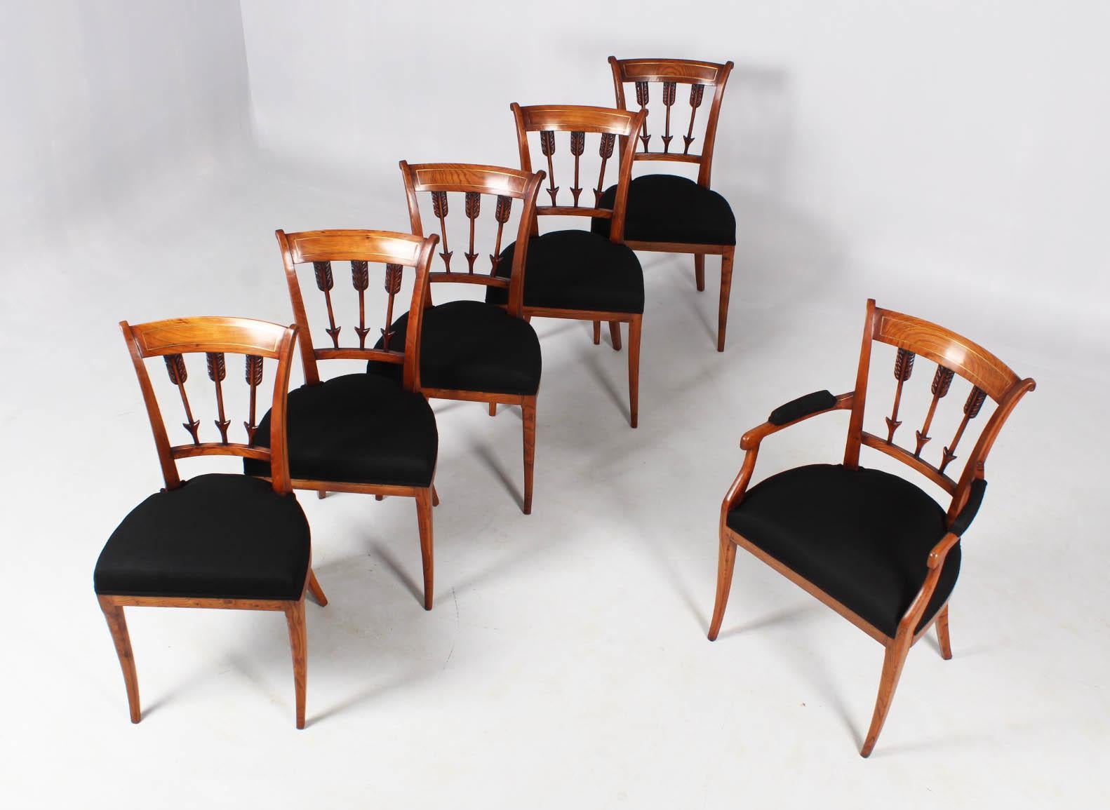 Set of six antique chairs

Netherlands
Ash
Directoire, around 1800

Dimensions: seat height ca 47 cm, back height ca 89 cm

Description:
Slightly flared legs with a beautiful swing. The back legs elegantly merge into the backrest, a