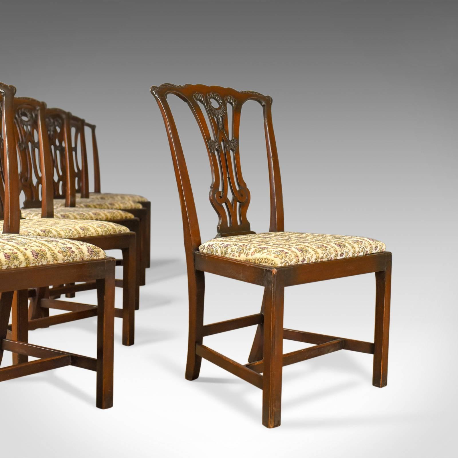 This is a set of six antique dining chairs, English, late Victorian, in the Chippendale taste, dating to circa 1900.

Attractive set of six dining chairs, stabile and comfortable
Benefiting from drop in seat pads, easily recovered

Raised on