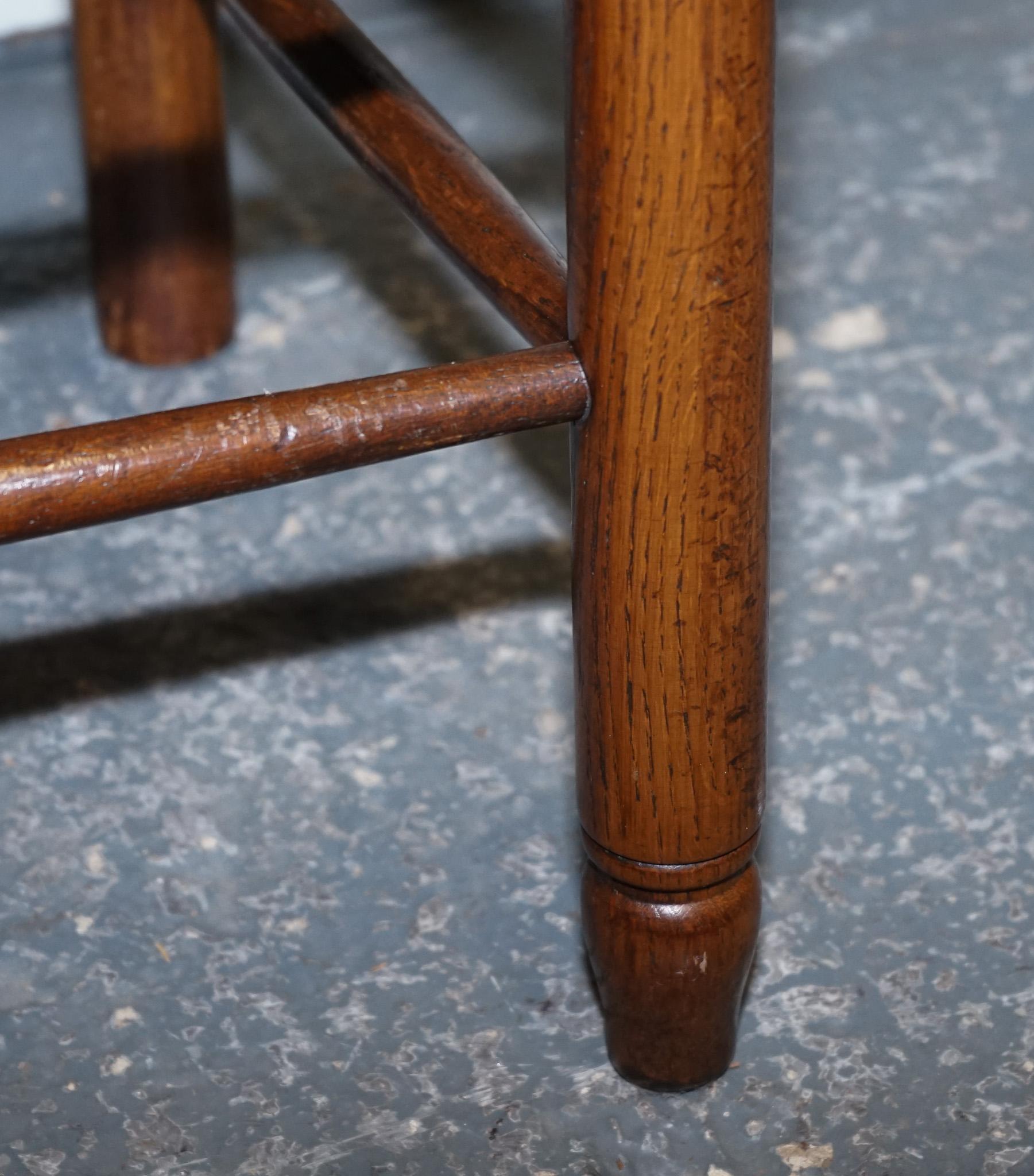 SET DI SEI ANTICHE SEDIE INGLESI DEL 19° SECOLO A SCHIERA in vendita 9