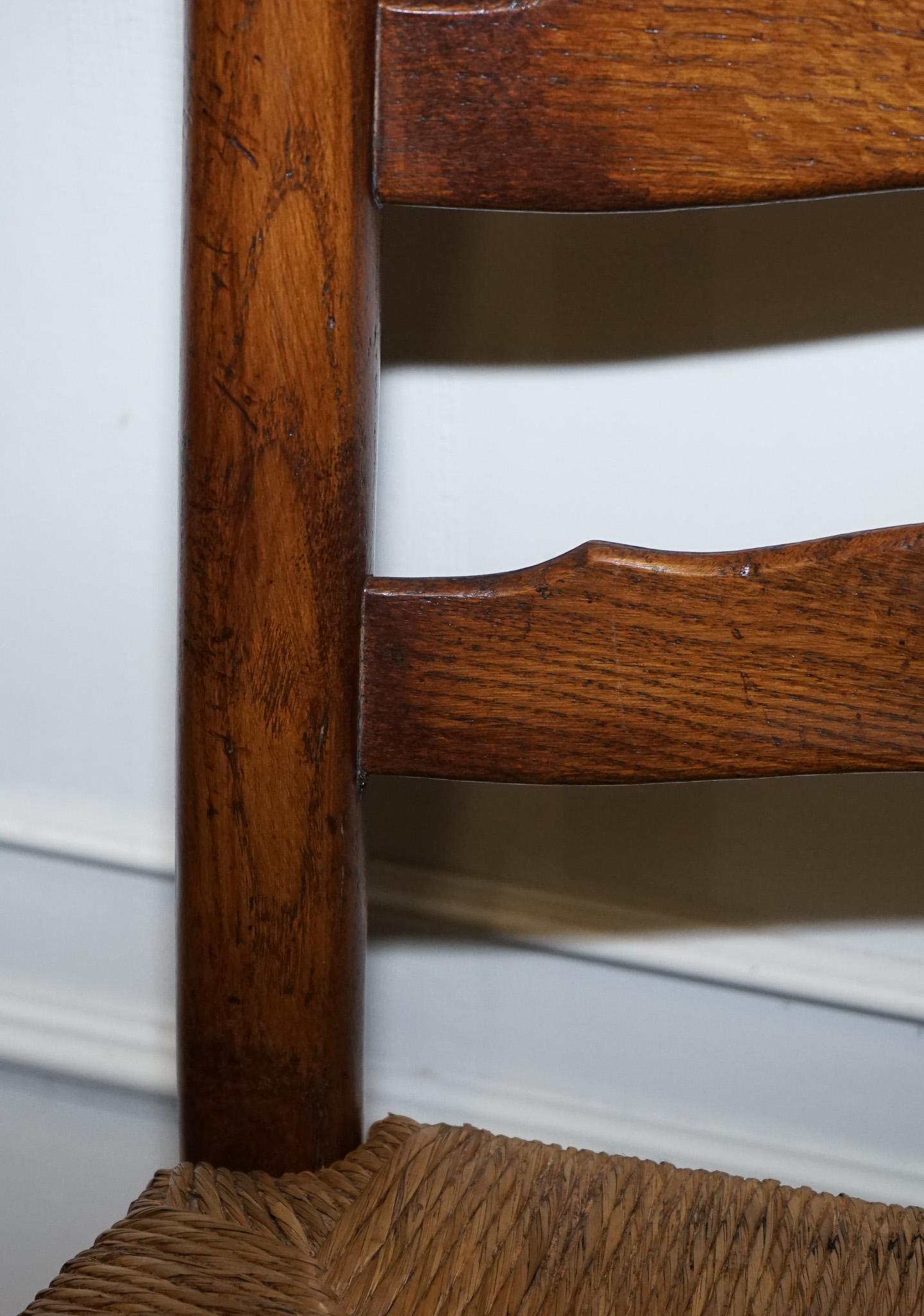 SET DI SEI ANTICHE SEDIE INGLESI DEL 19° SECOLO A SCHIERA in vendita 10