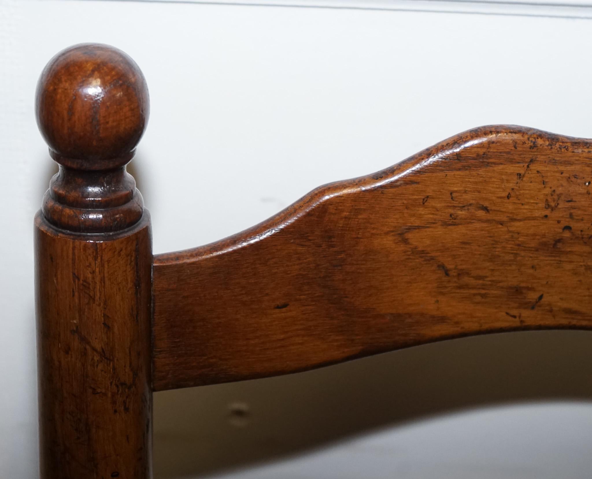 SET DI SEI ANTICHE SEDIE INGLESI DEL 19° SECOLO A SCHIERA in vendita 12