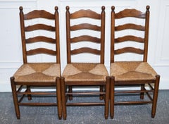 SET OF SIX ANTIQUE ENGLISH 19TH CENTURY LADDERBACK RUSH SEAT DINING CHAiRS