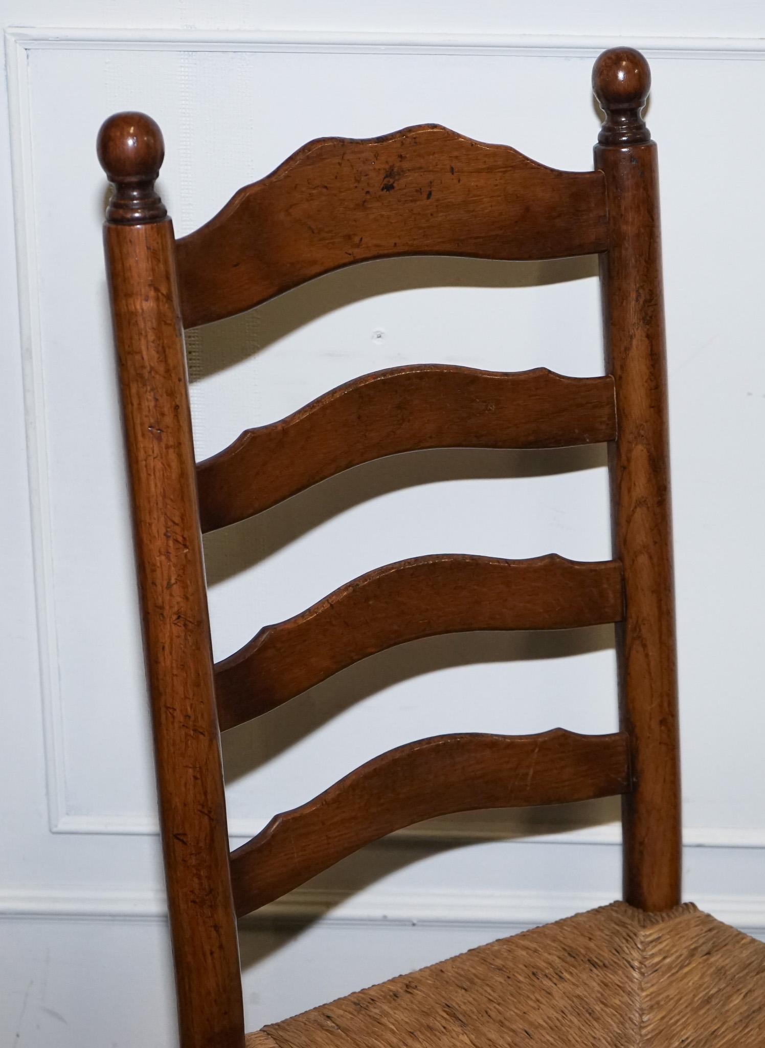 SET DI SEI ANTICHE SEDIE INGLESI DEL 19° SECOLO A SCHIERA in vendita 13