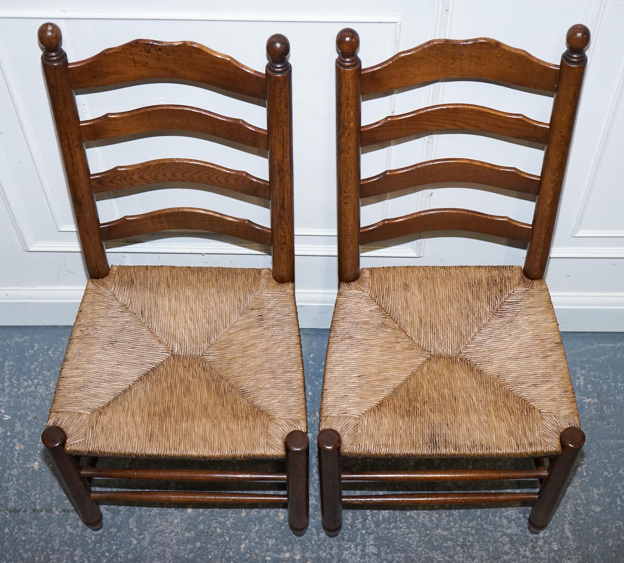 XX secolo SET DI SEI ANTICHE SEDIE INGLESI DEL 19° SECOLO A SCHIERA in vendita