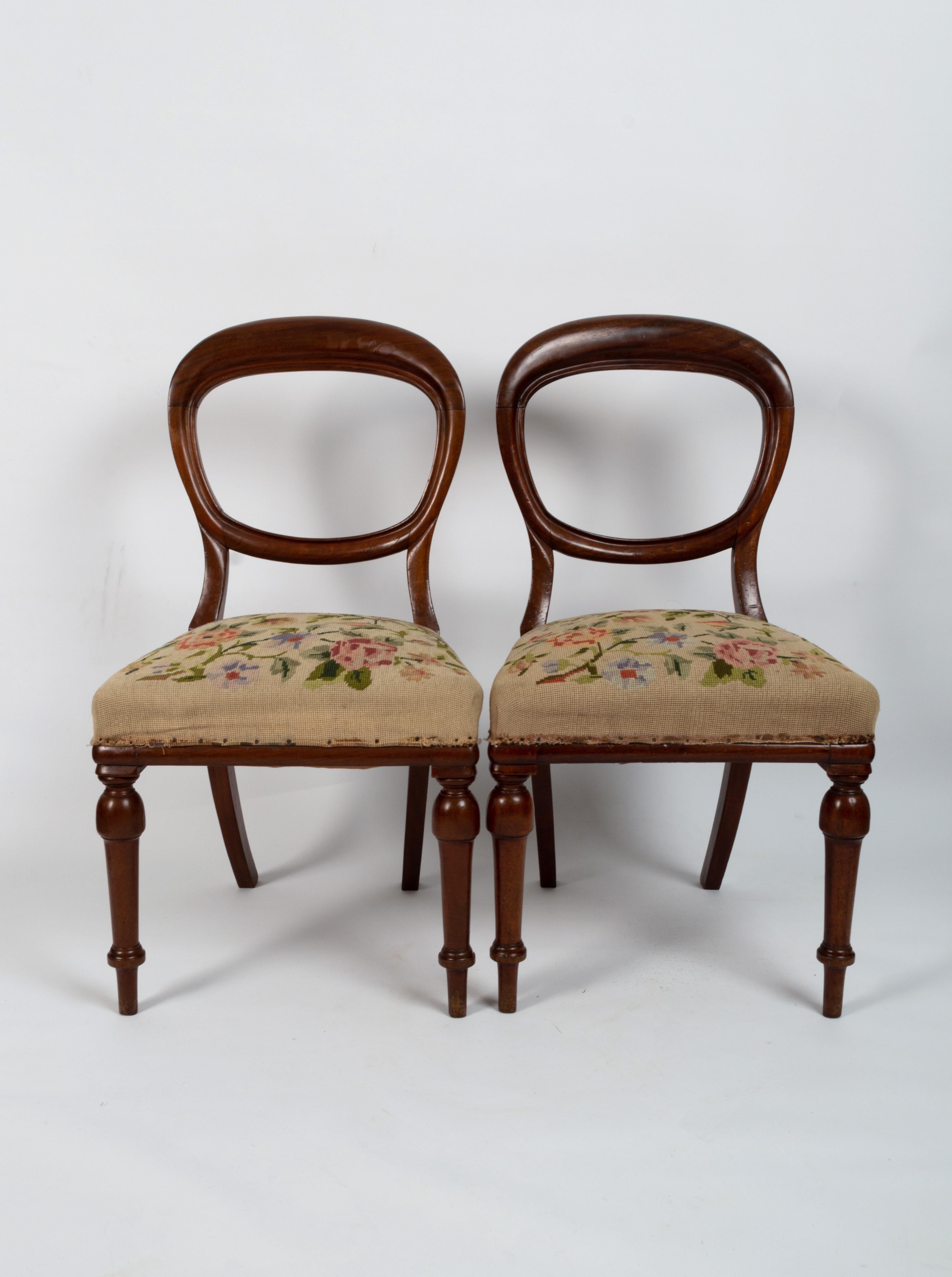 Set of Six Antique English 19th Century Mahogany Balloon Back Chairs circa 1860 In Good Condition For Sale In London, GB