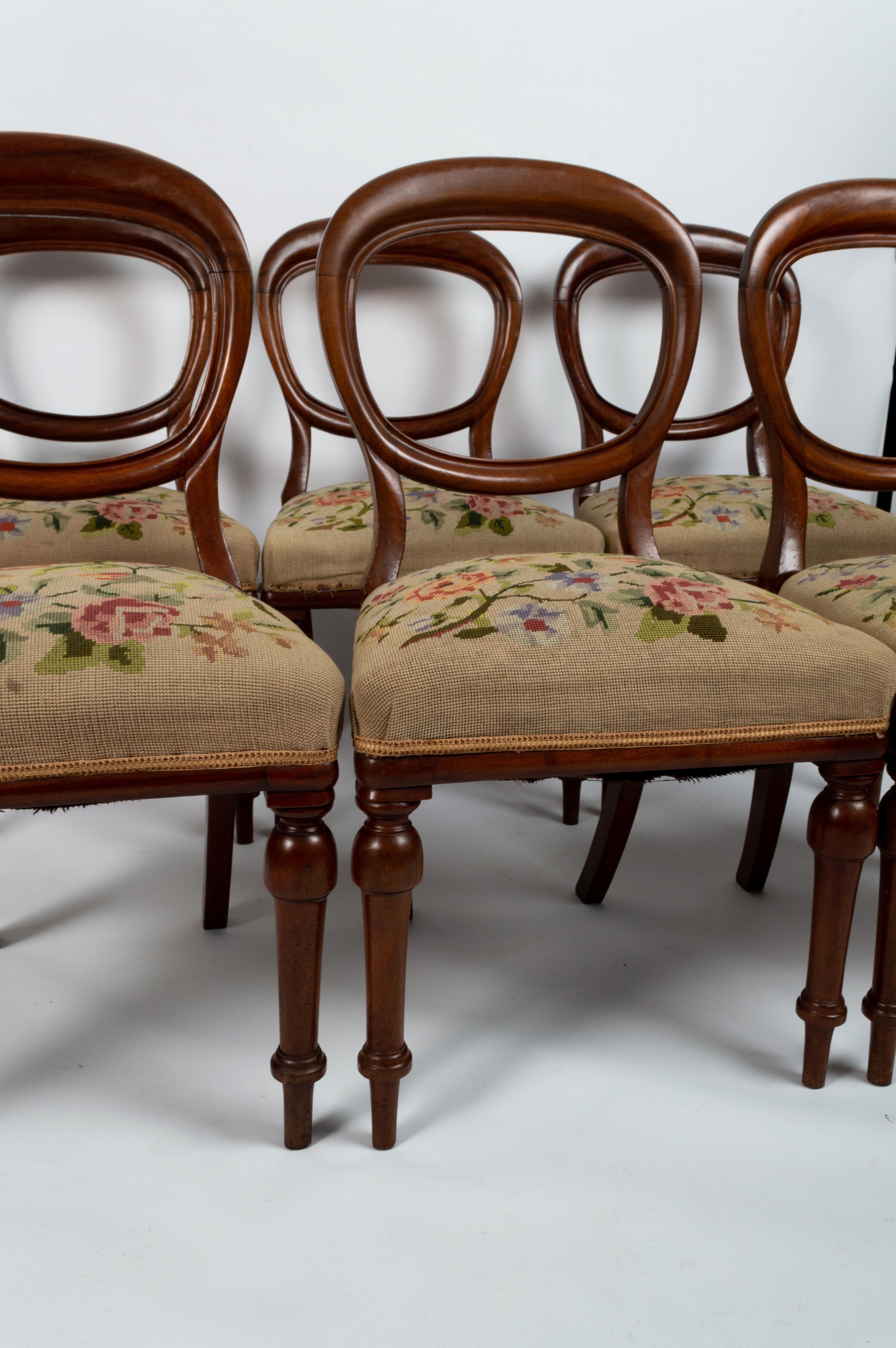 Set of Six Antique English 19th Century Mahogany Balloon Back Chairs circa 1860 For Sale 3