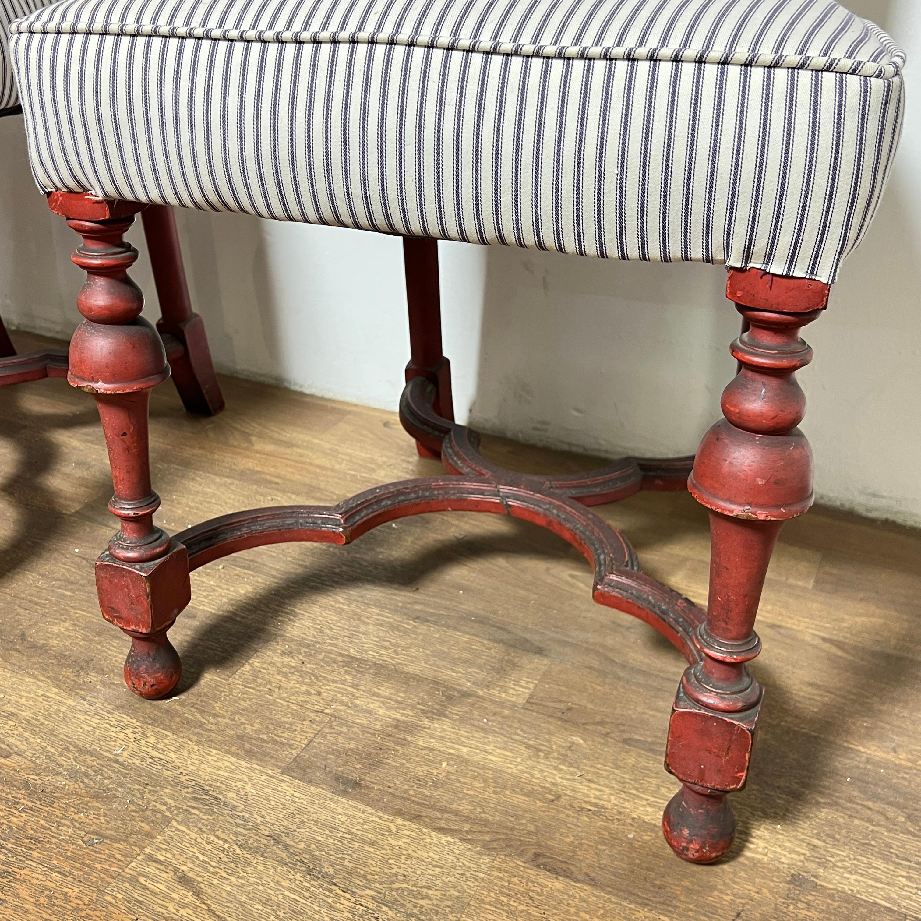 Satz von sechs Antique French Louis XIV Esszimmerstühlen im Angebot 5