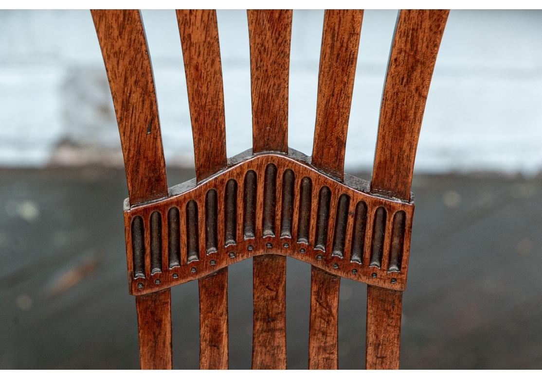 Juego de seis sillas de comedor antiguas estilo Hepplewhite para restaurar en venta 10