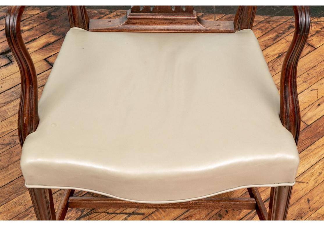 Juego de seis sillas de comedor antiguas estilo Hepplewhite para restaurar en venta 3