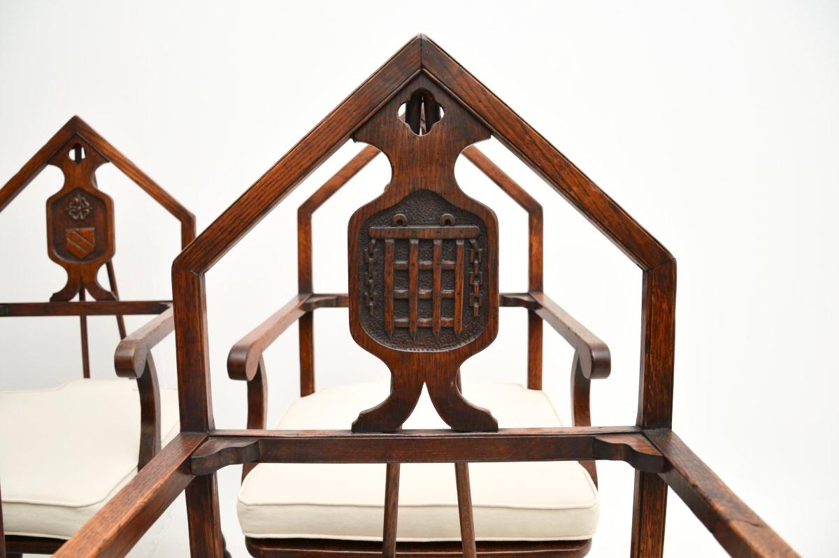 Ensemble de six chaises de salle à manger maçonniques anciennes en chêne de l'époque victorienne en vente 2