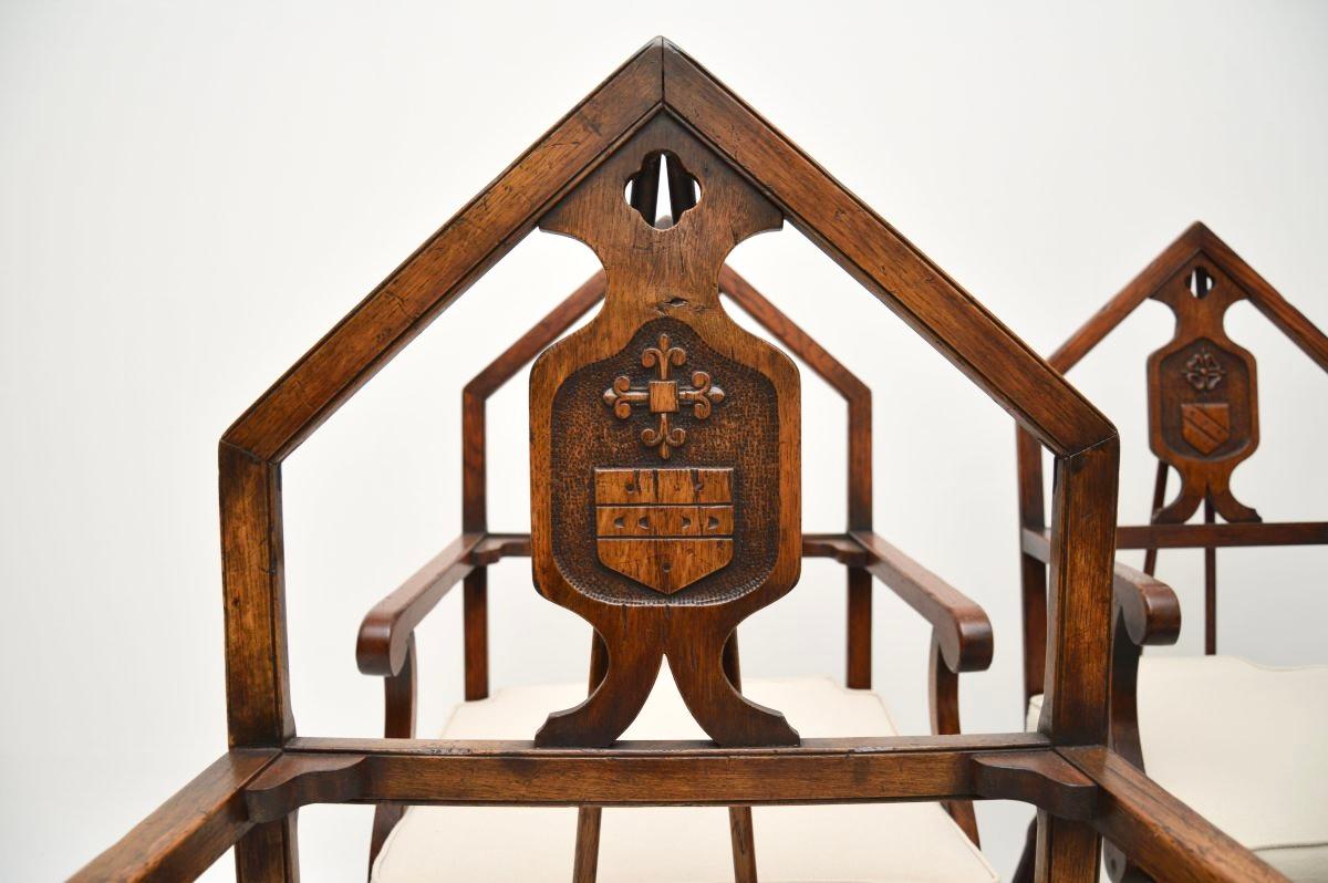 Tissu Ensemble de six chaises de salle à manger maçonniques anciennes en chêne de l'époque victorienne en vente