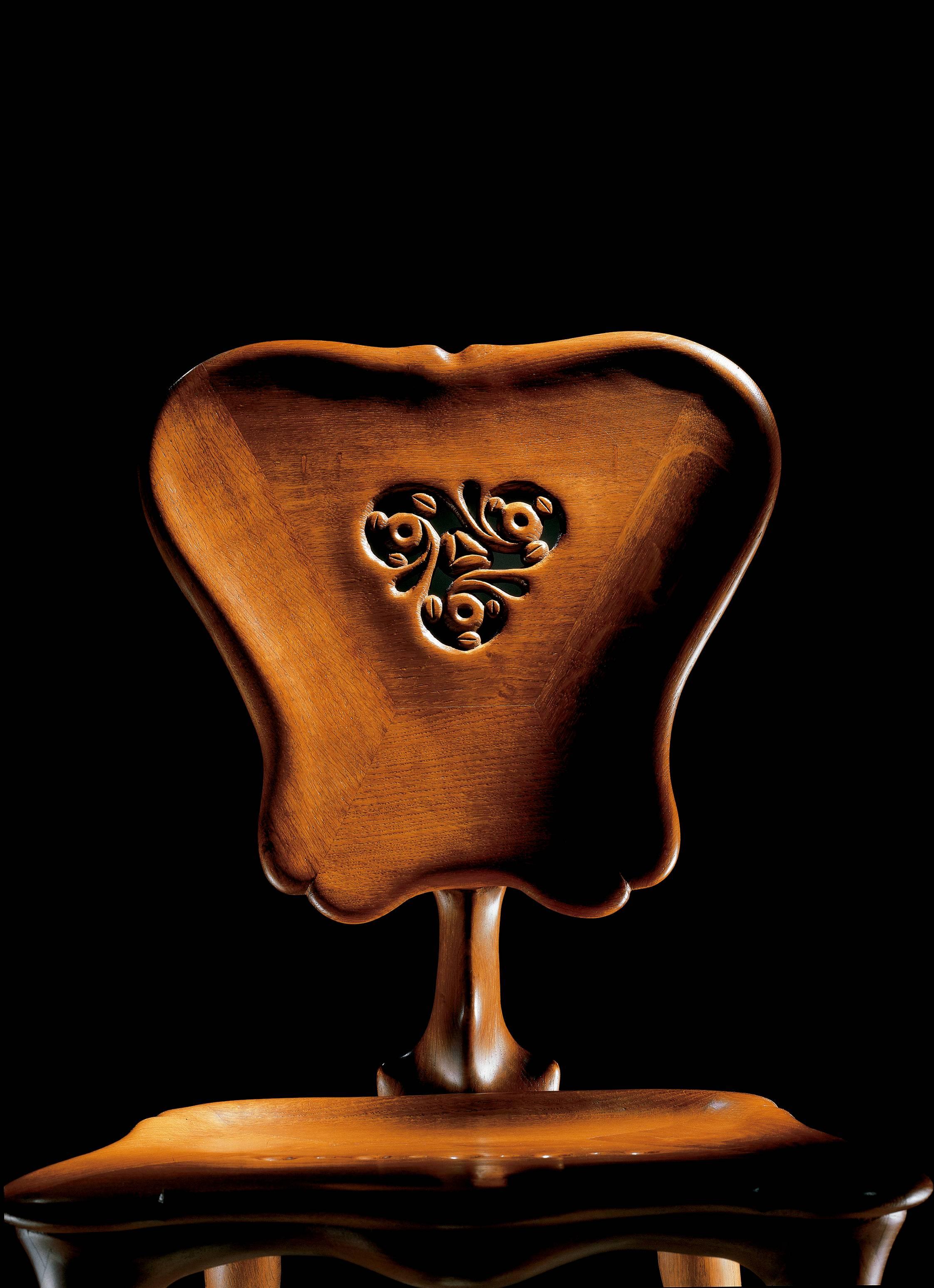 Calvet chair designed by Antonio Gaudi manufactured in Barcelona by BD.

Solid varnished oak.

Measures: 52 x 54 x 94 H cm

Year of design: 1902

Current production.

Antoni Gaudí (1852-1926) is, without doubt, the most internationally