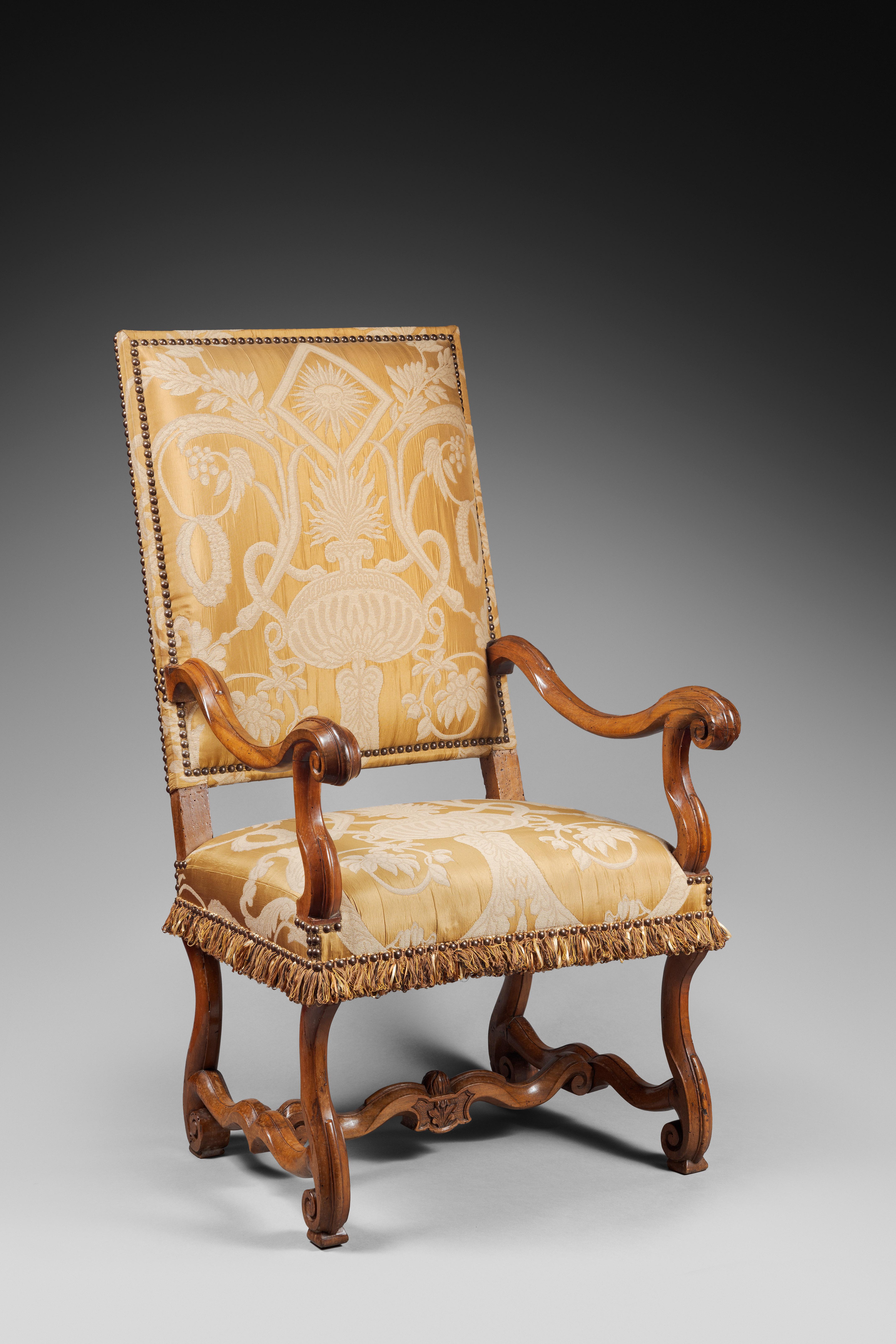 Walnut Set of Six Armchair from the Louis XIV Period For Sale