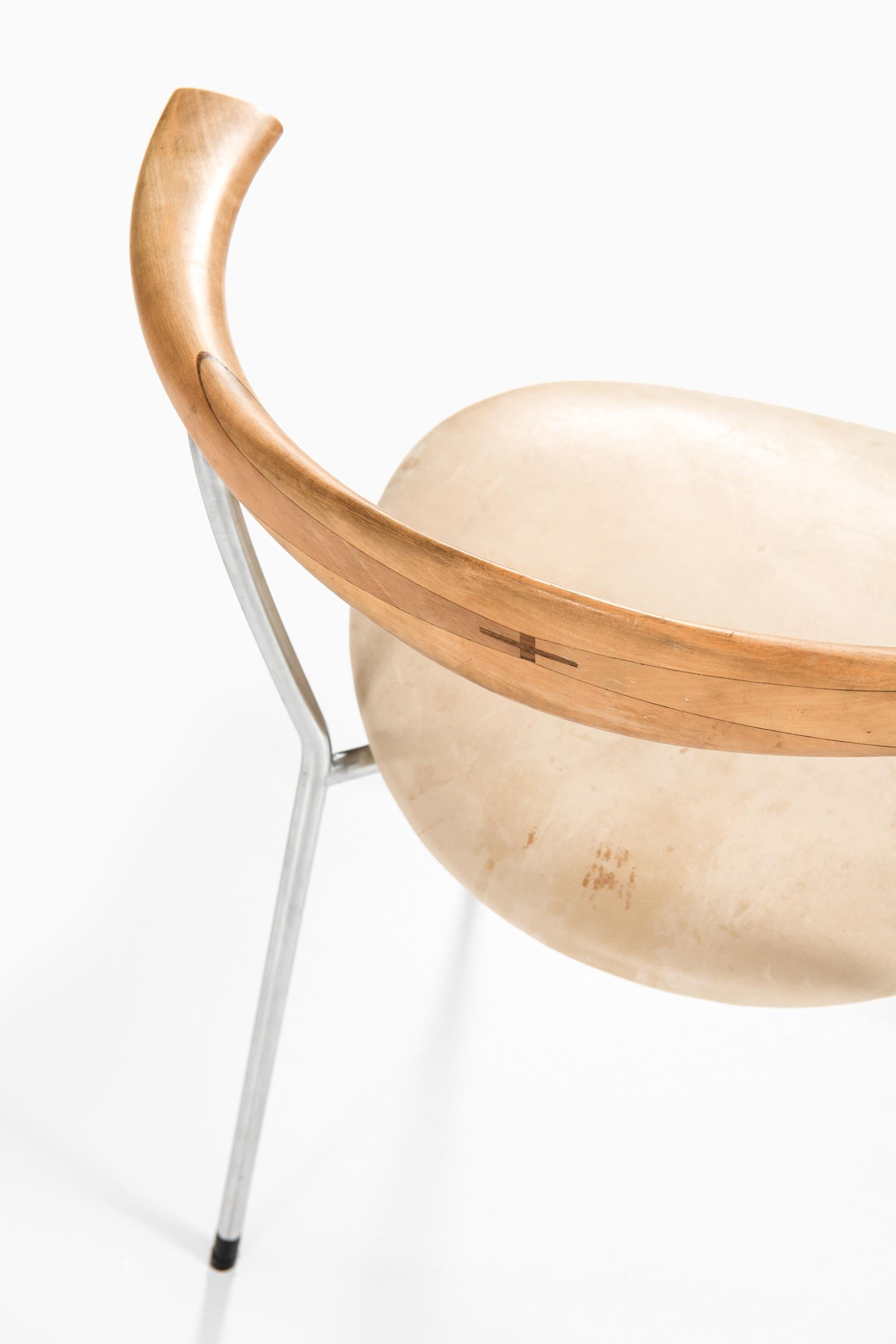 Ensemble de six fauteuils, Model No. JH-701, en bouleau et acier par Hans J. Wegner, années 1960 en vente 4