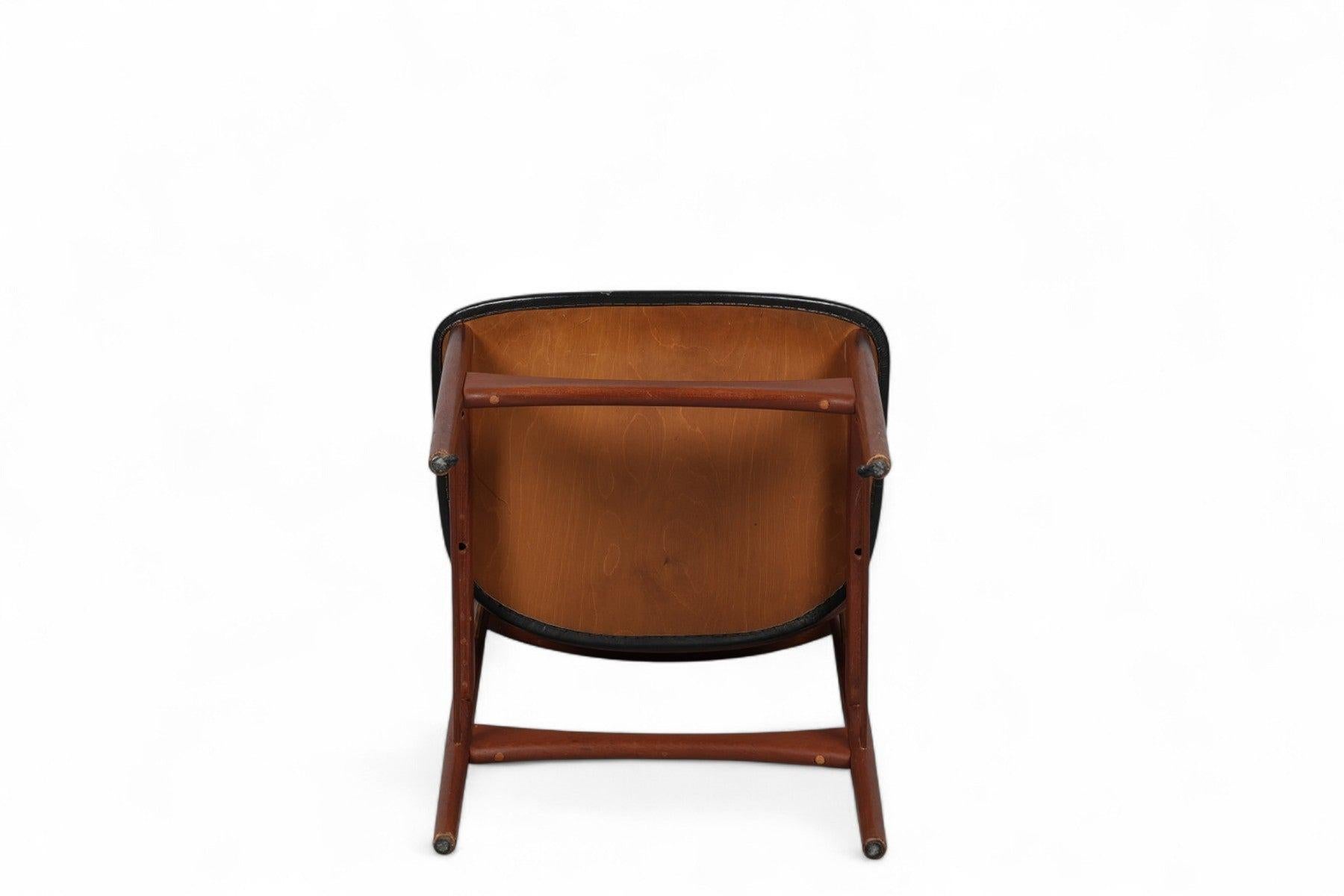 XX secolo Set di sei sedie da pranzo Arne Hovmand-Olsen in teak in vendita