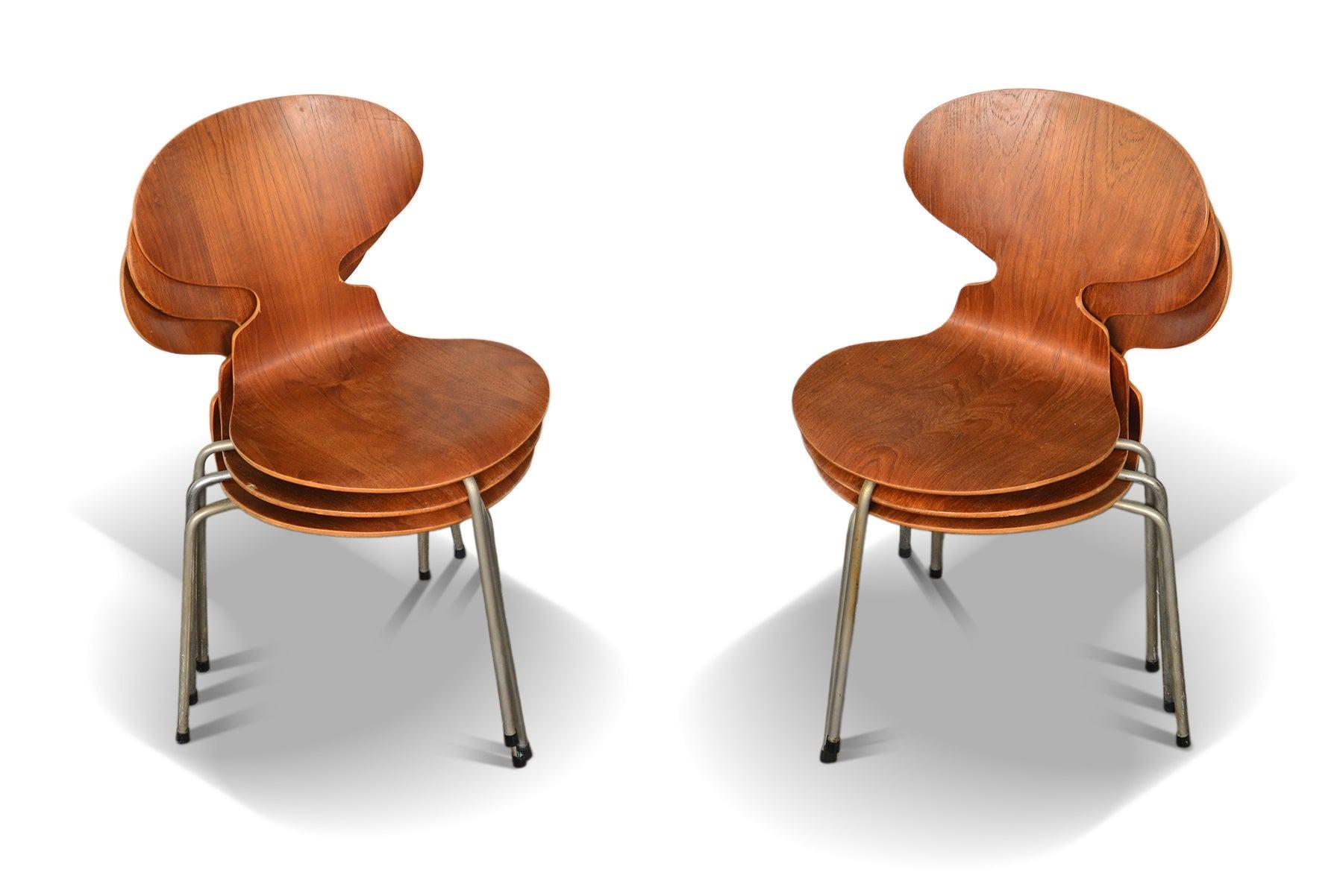 Mid-Century Modern Ensemble de six chaises Ant en teck d'Arne Jacobsen en vente