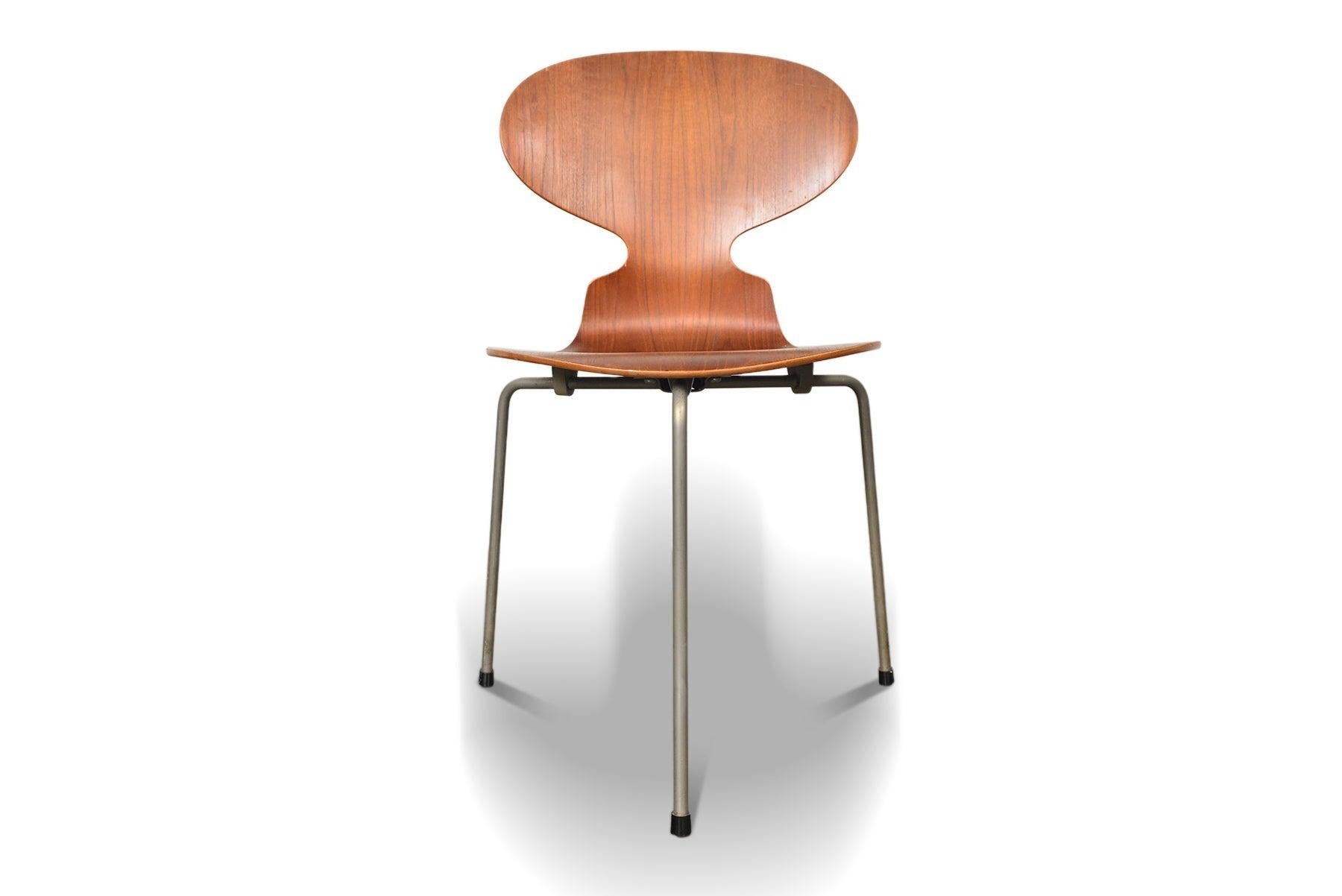 Teck Ensemble de six chaises Ant en teck d'Arne Jacobsen en vente
