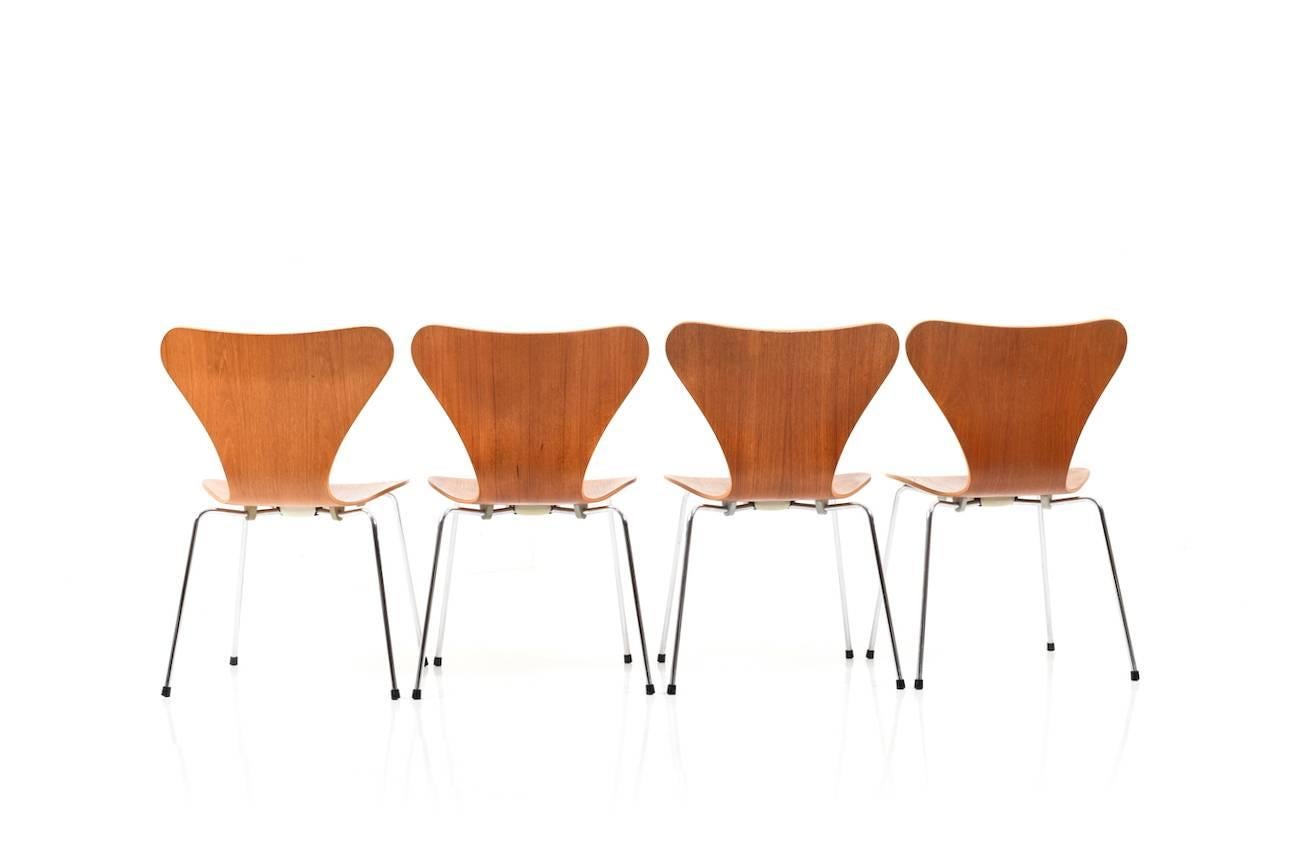 Set of Six Arne Jacobsen Chairs in Teak 