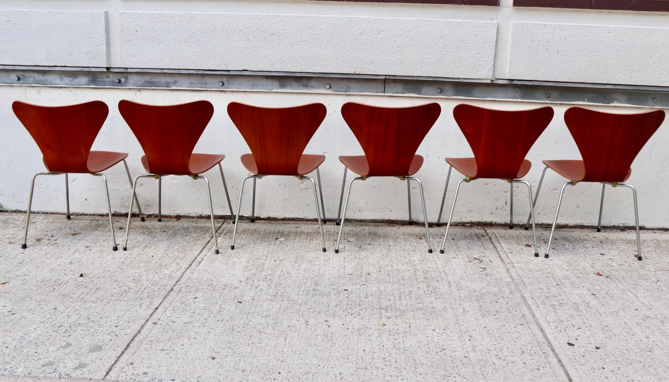 Set of Six Arne Jacobsen Series 7 Chairs for Fritz Hansen 4