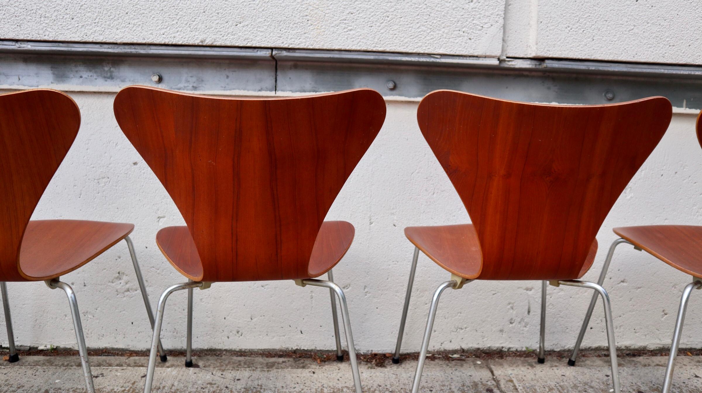 Set of Six Arne Jacobsen Series 7 Chairs for Fritz Hansen 6