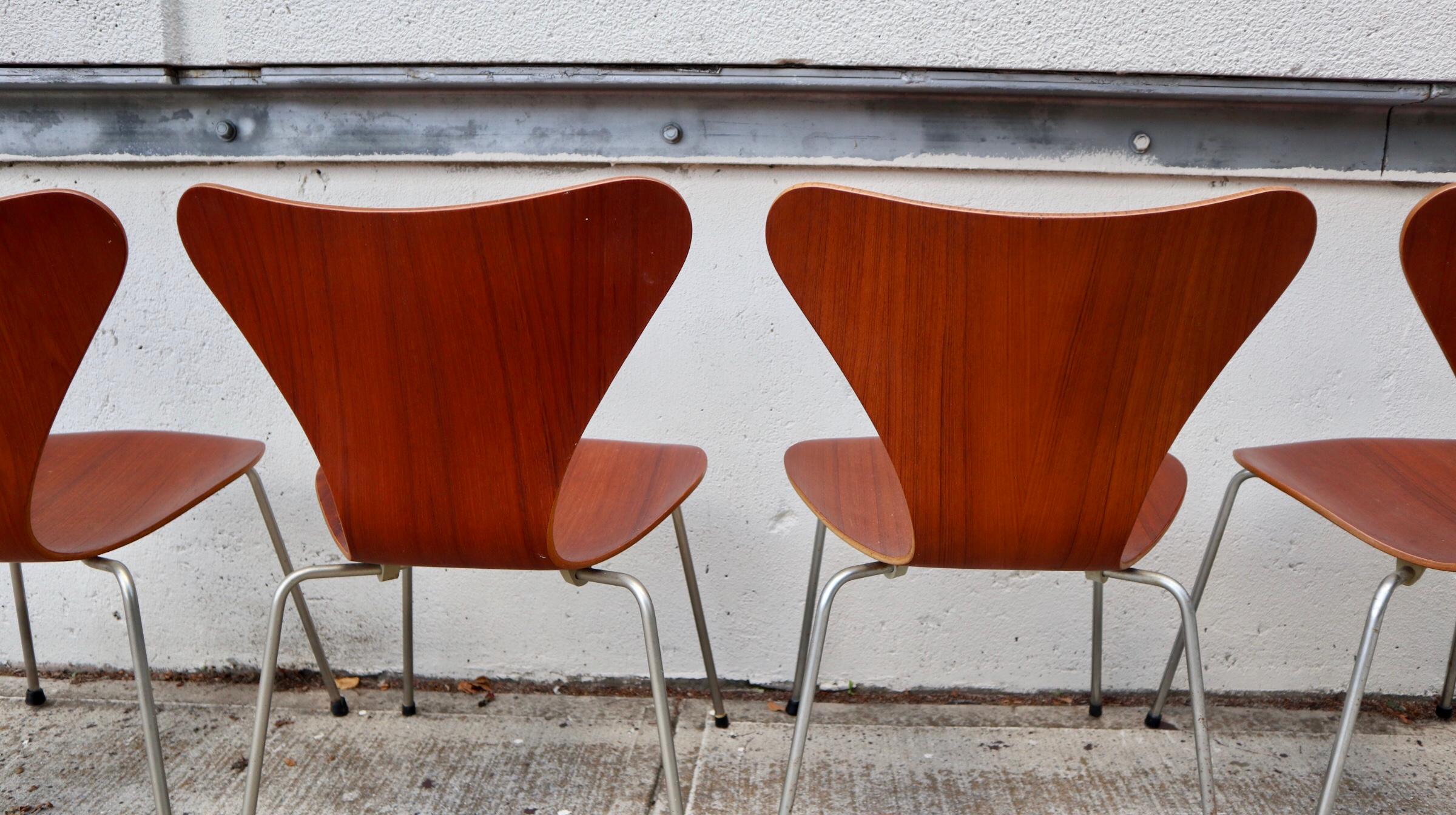 Set of Six Arne Jacobsen Series 7 Chairs for Fritz Hansen 7
