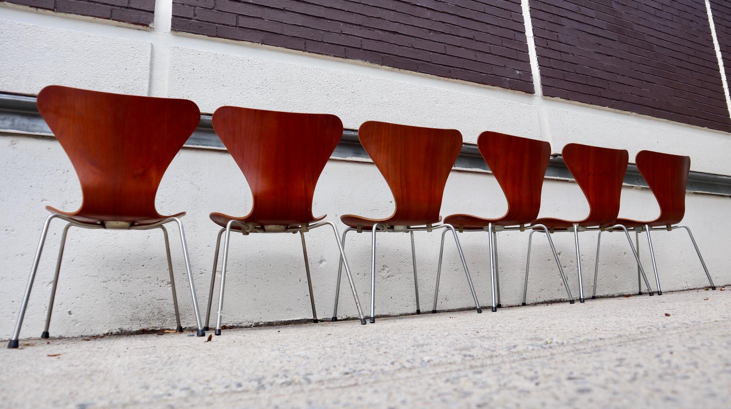 Set of Six Arne Jacobsen Series 7 Chairs for Fritz Hansen 9